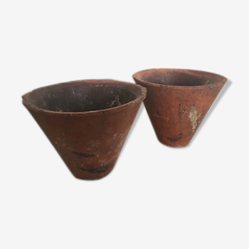 2 old resset pots used in gemming