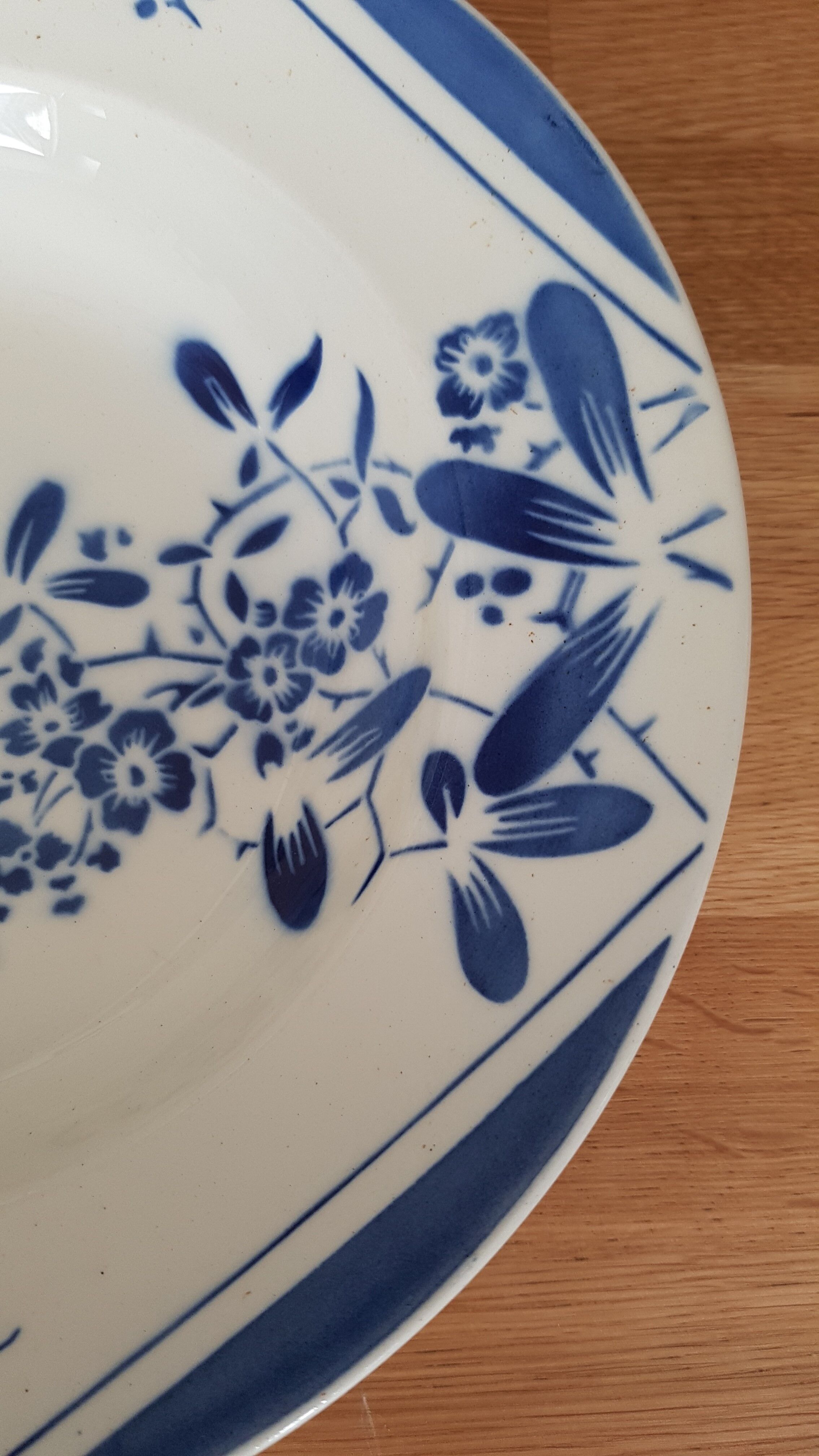 Vintage round half-porcelain dish