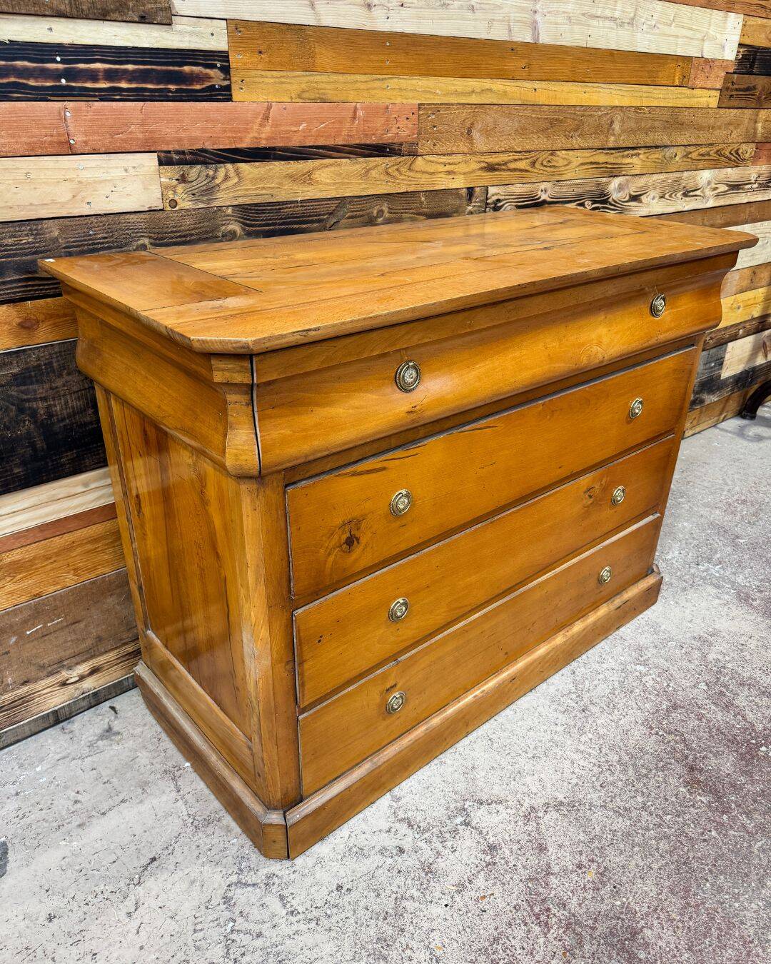 Commode ancienne en merisier
