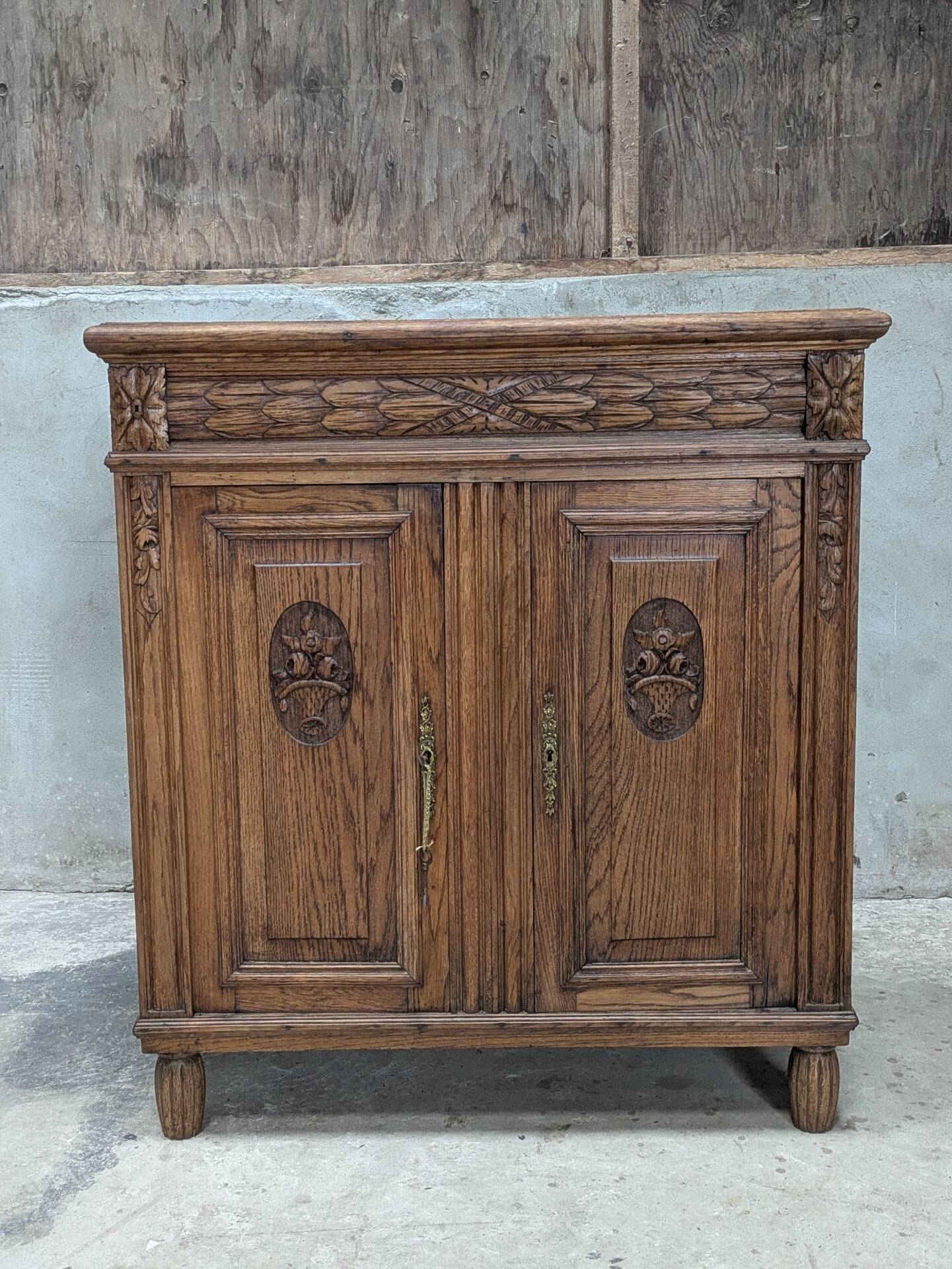 Buffet ancien en chêne