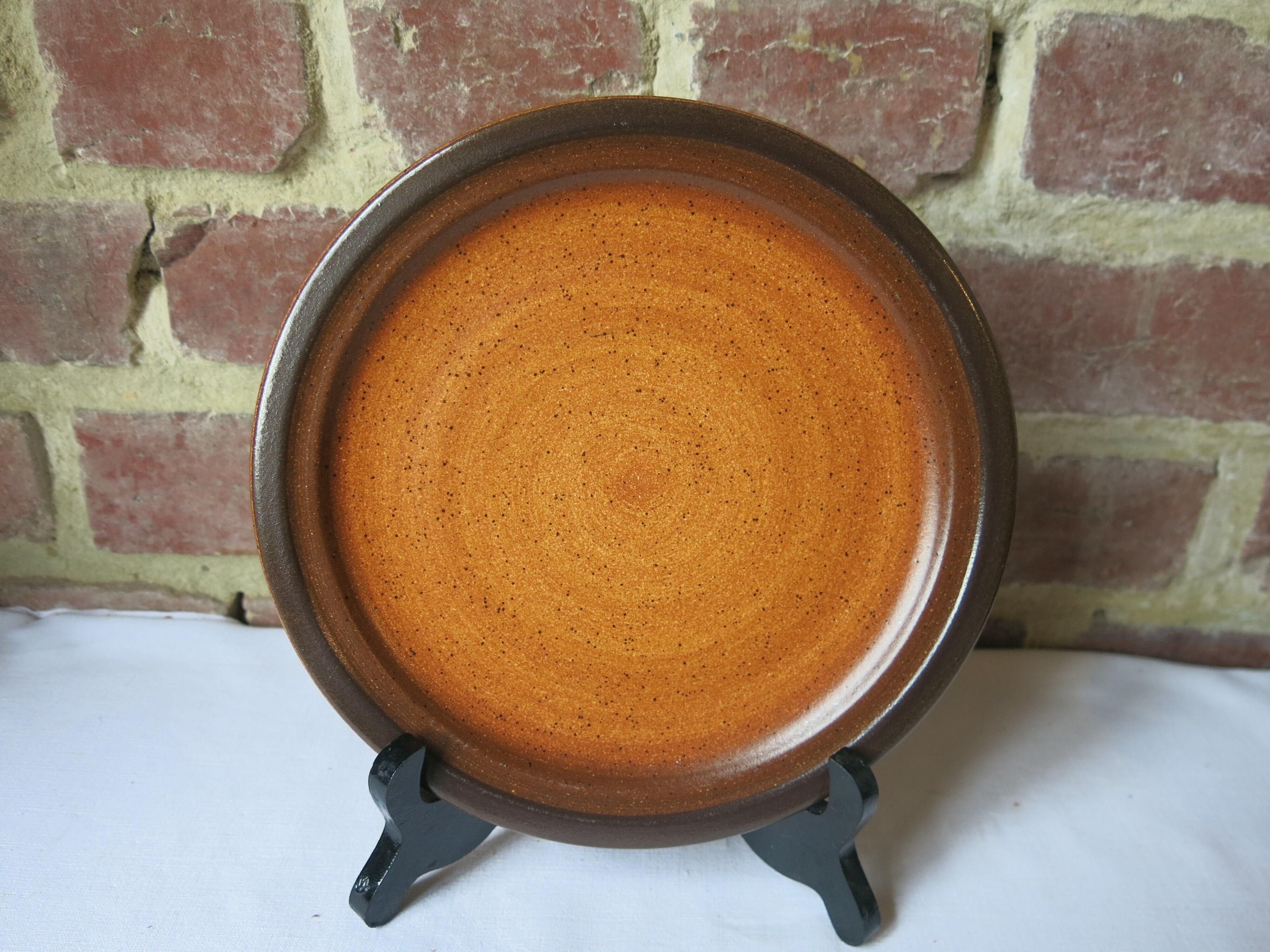 6 assiettes à dessert en grés marron de chez St Amand modèle "meylan"