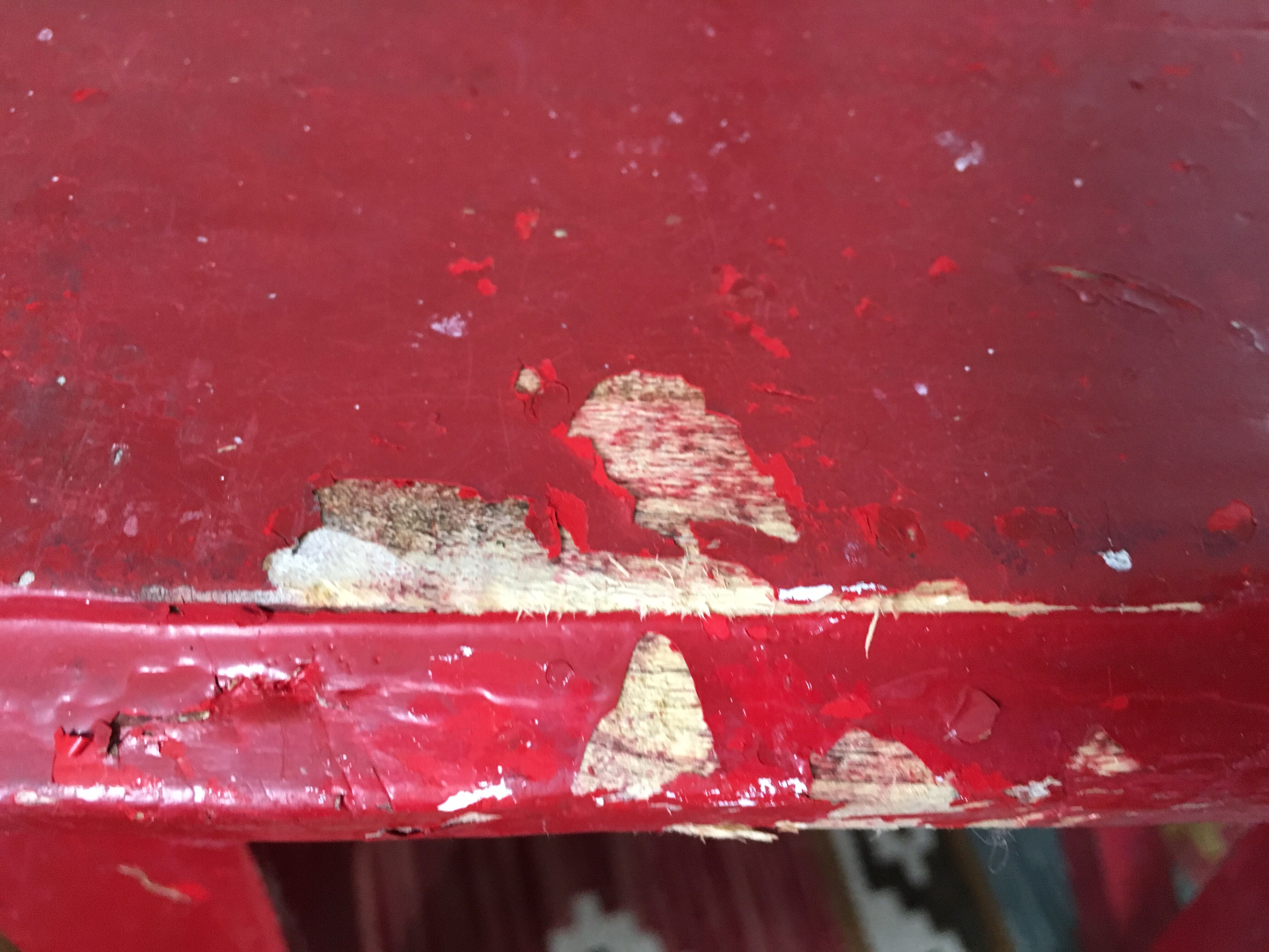 Painter red/bordeaux stool