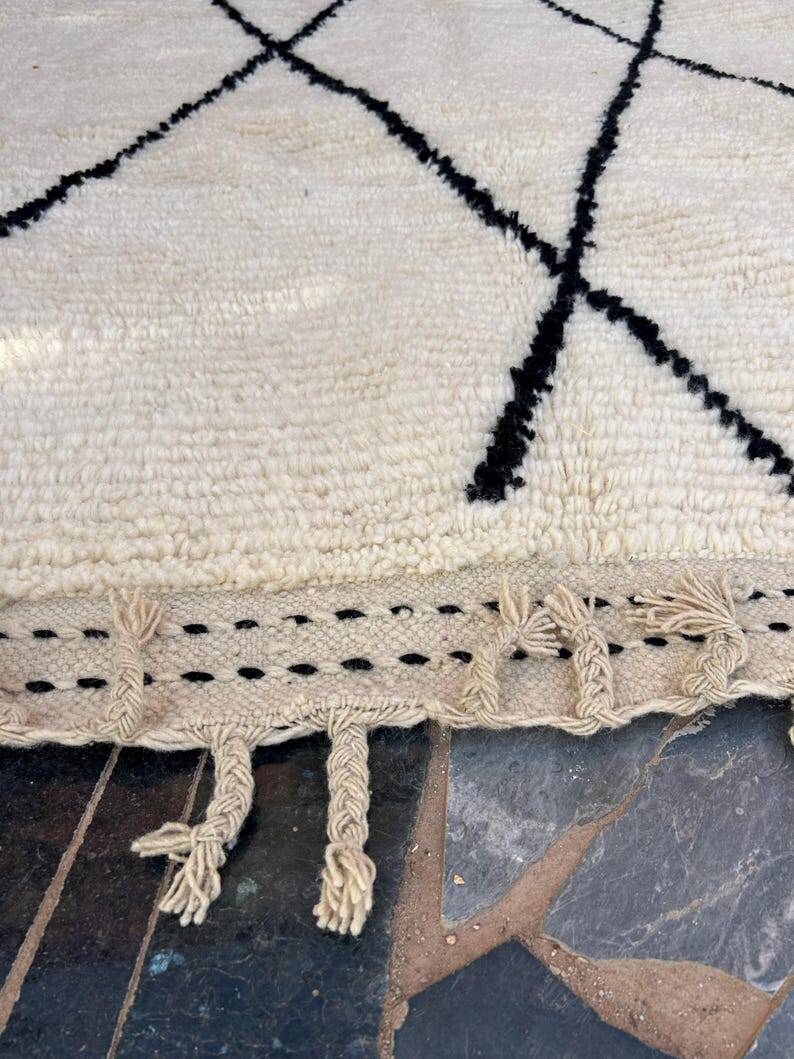 Handmade Moroccan rug, authentic Berber rug, 150/250cm.