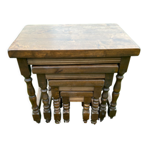 Tables gigognes