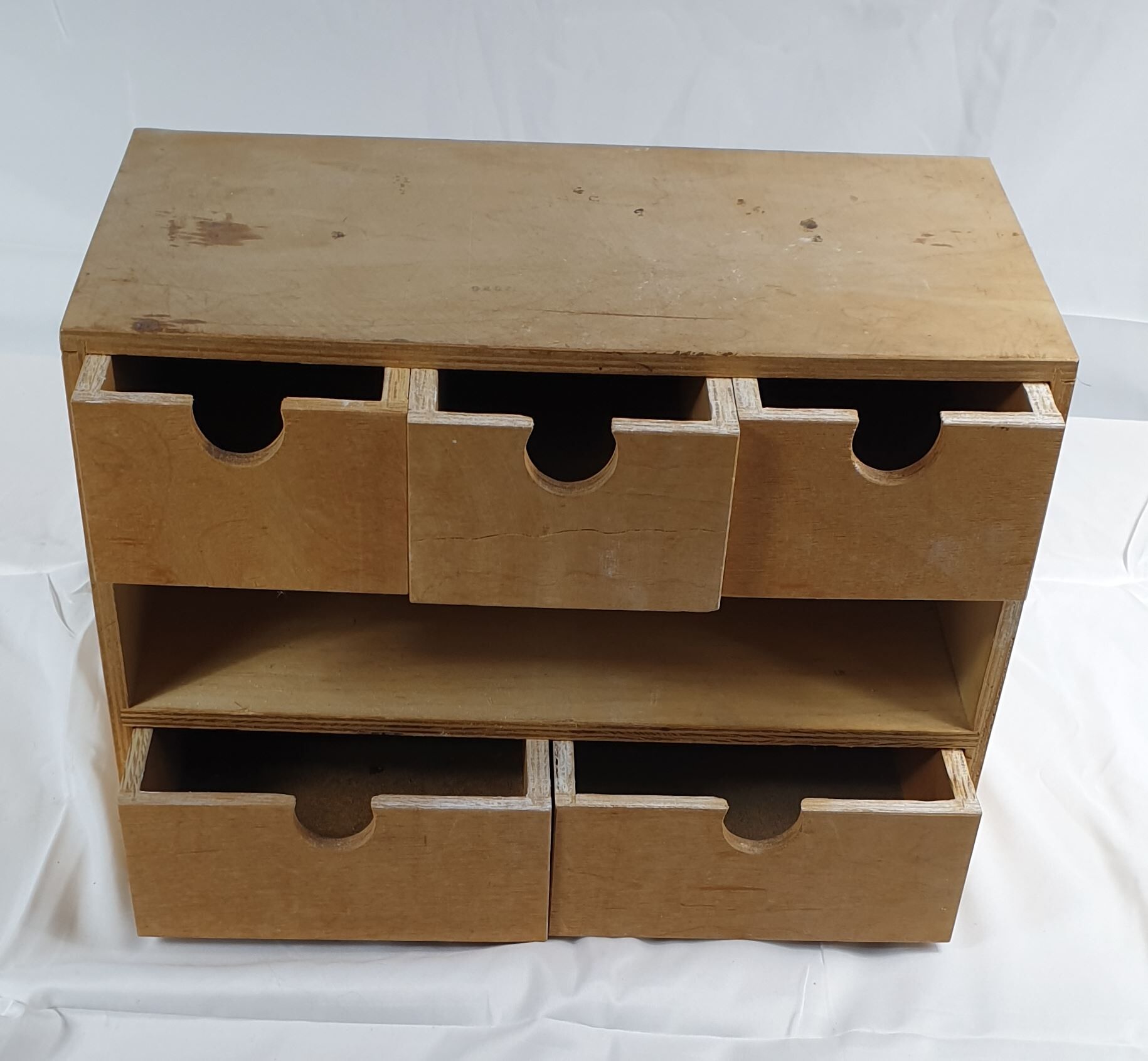 Cabinet with 5 drawers