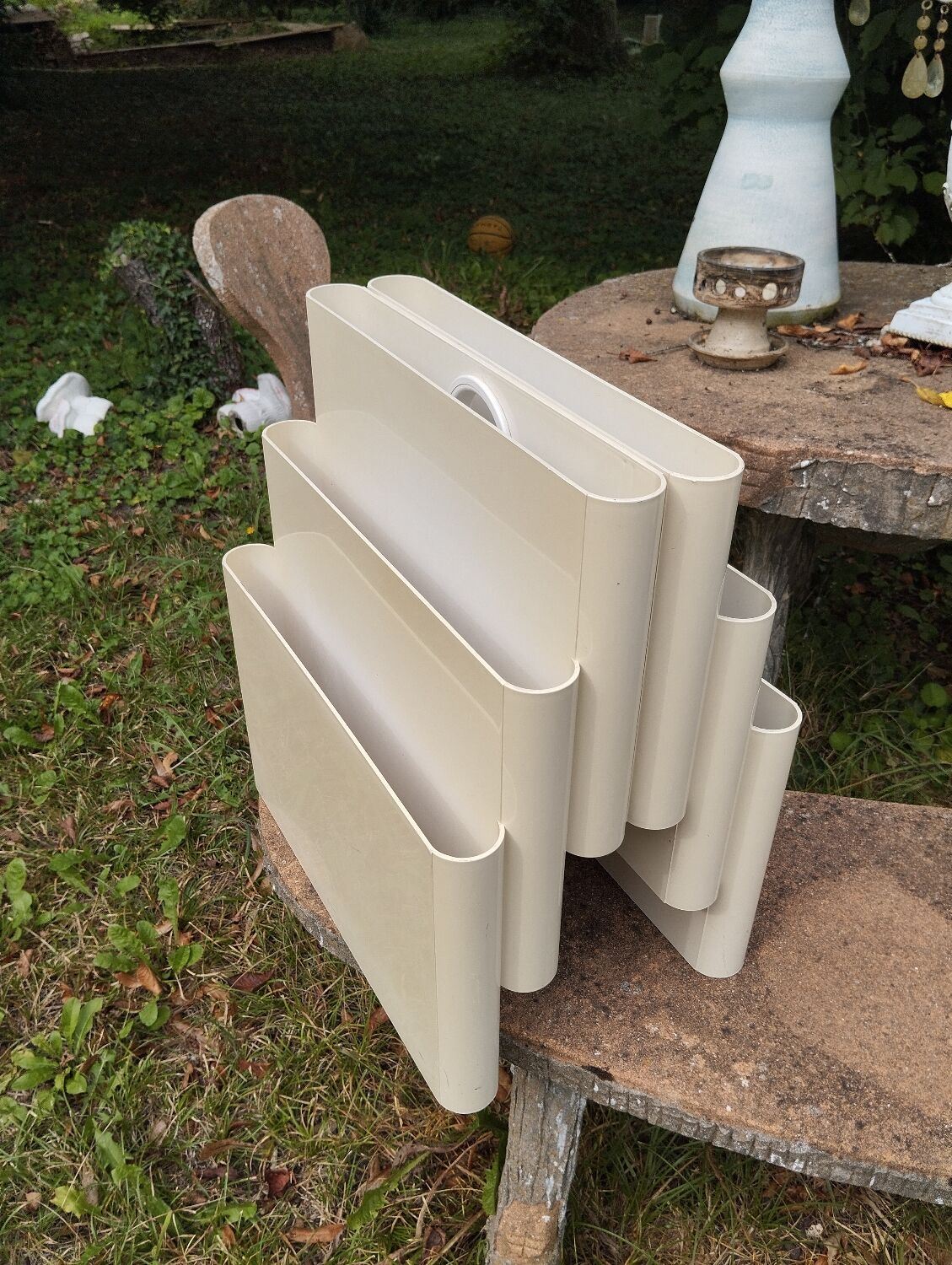 Kartell Giotto Stoppino magazine rack design 70