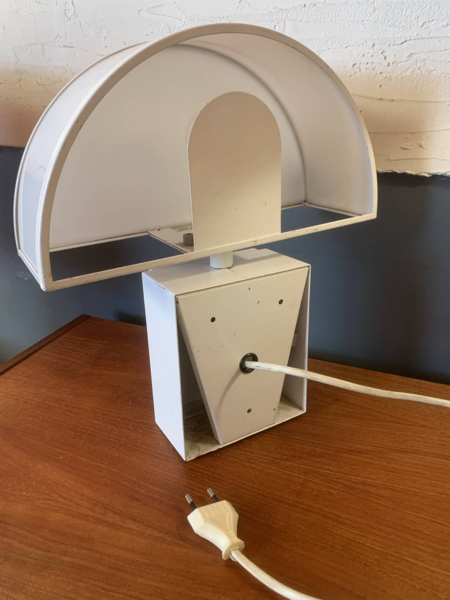 Guzzini lamp