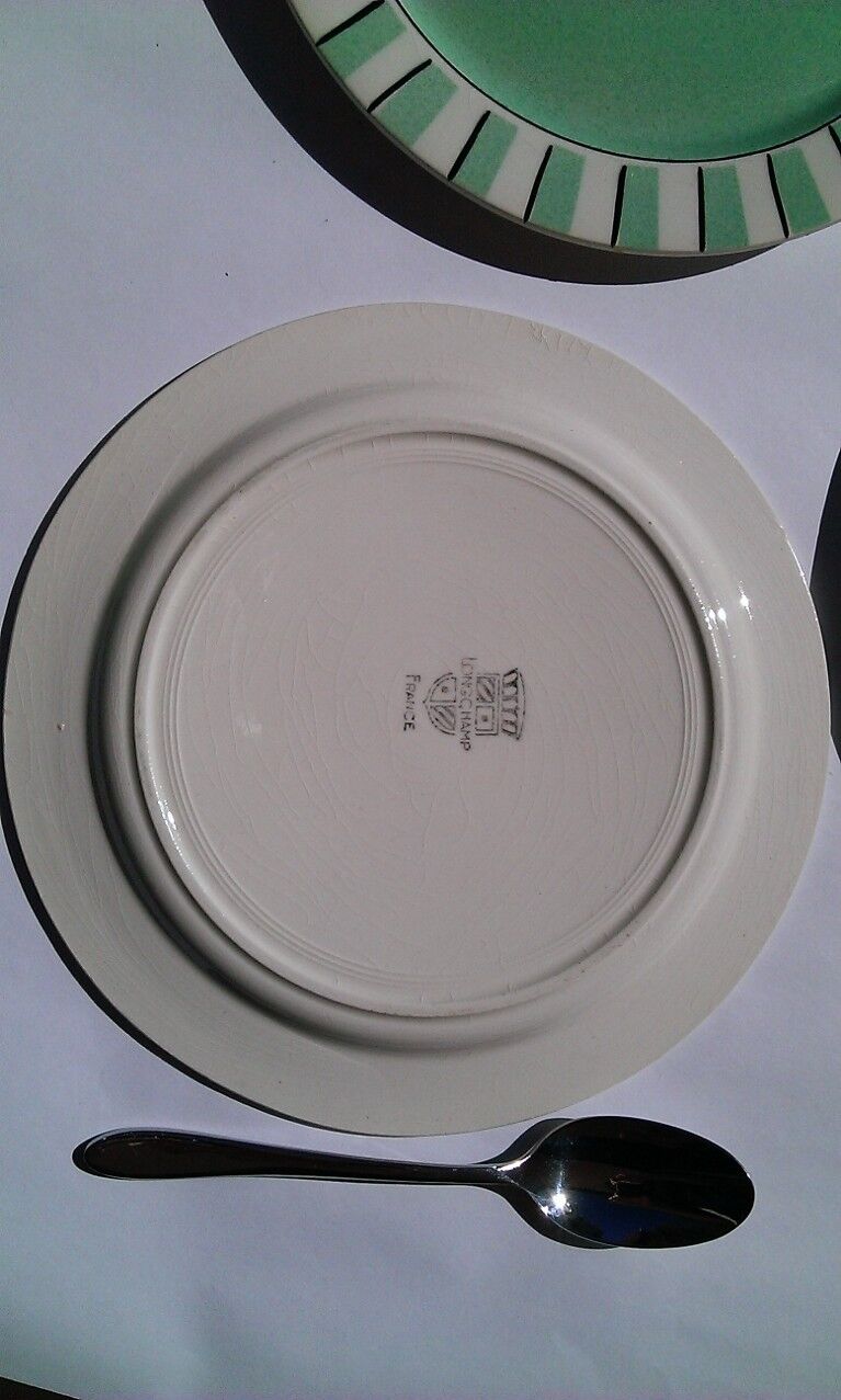 9 green dessert plates