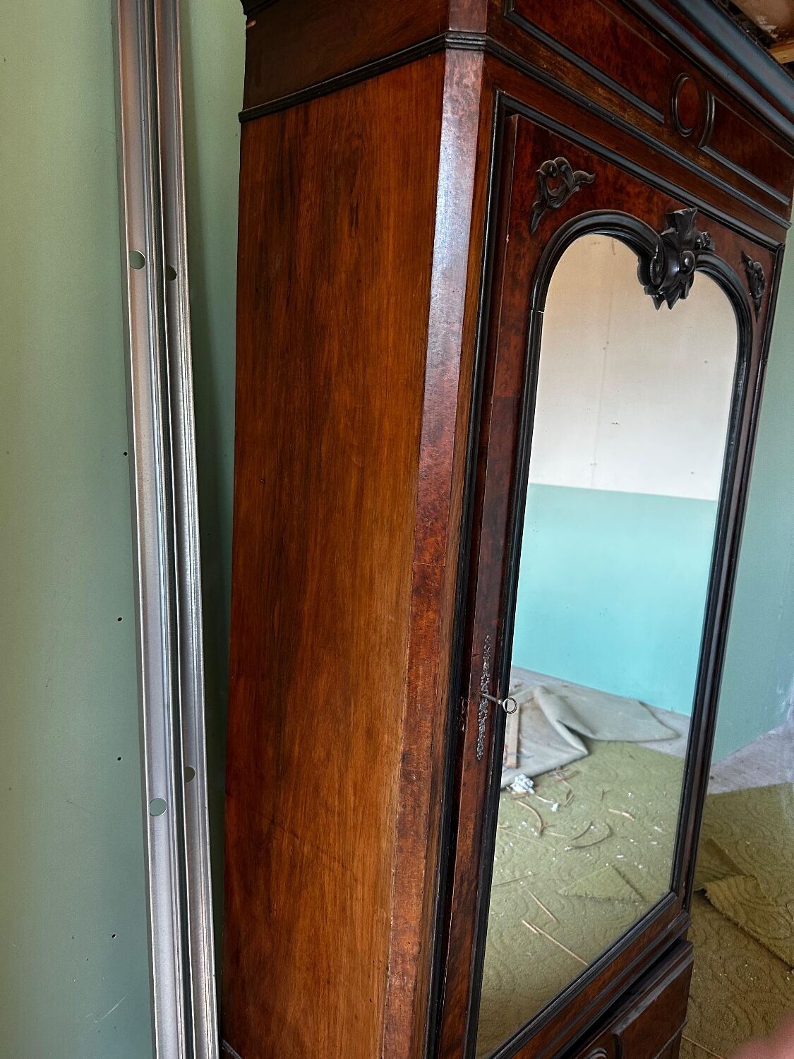 Napoleon III burr walnut armoire with large mirror - 19th century