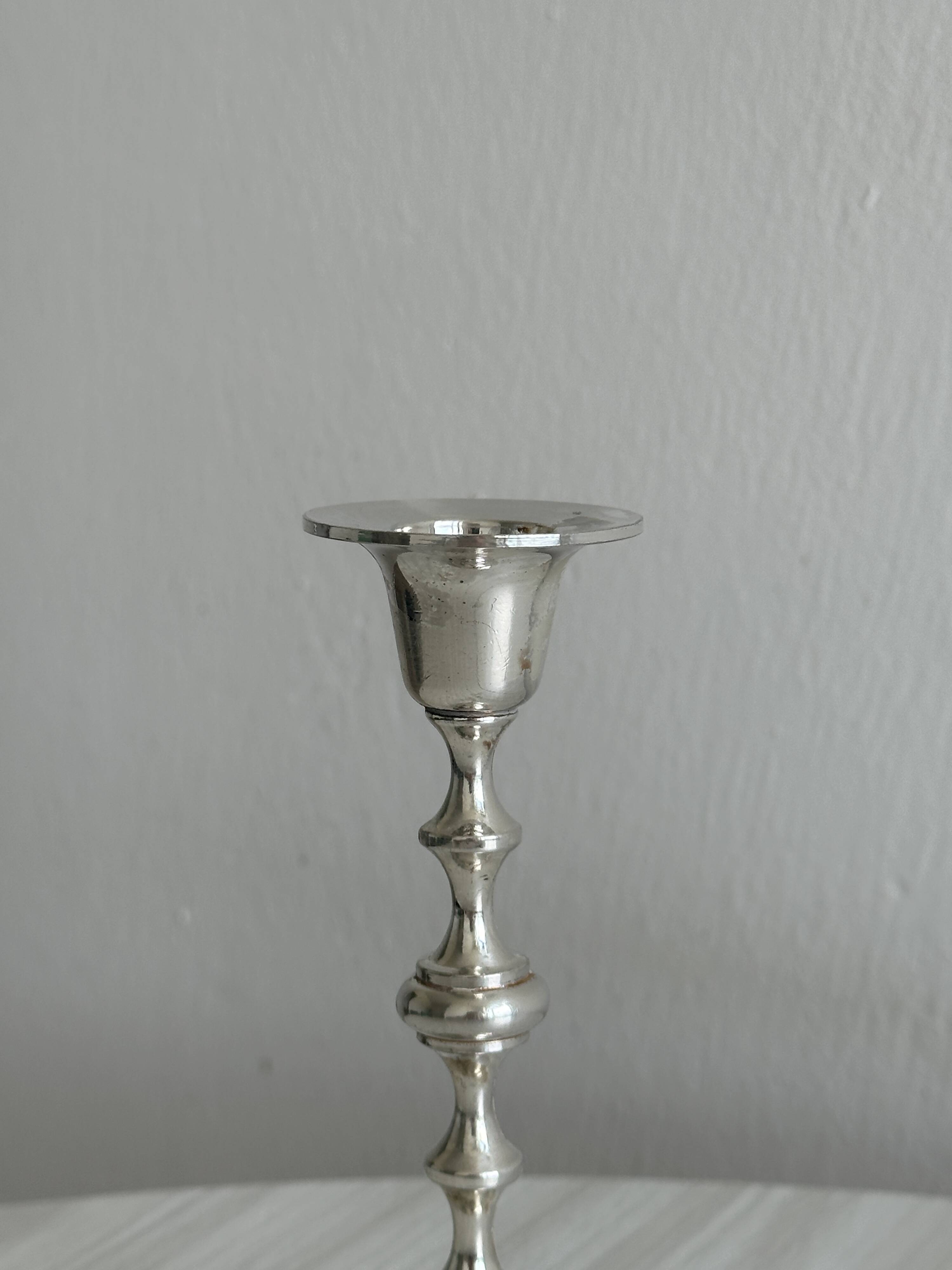 Bougeoir ancien en métal