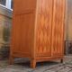 Armoire vintage année 50 en chêne pieds compas