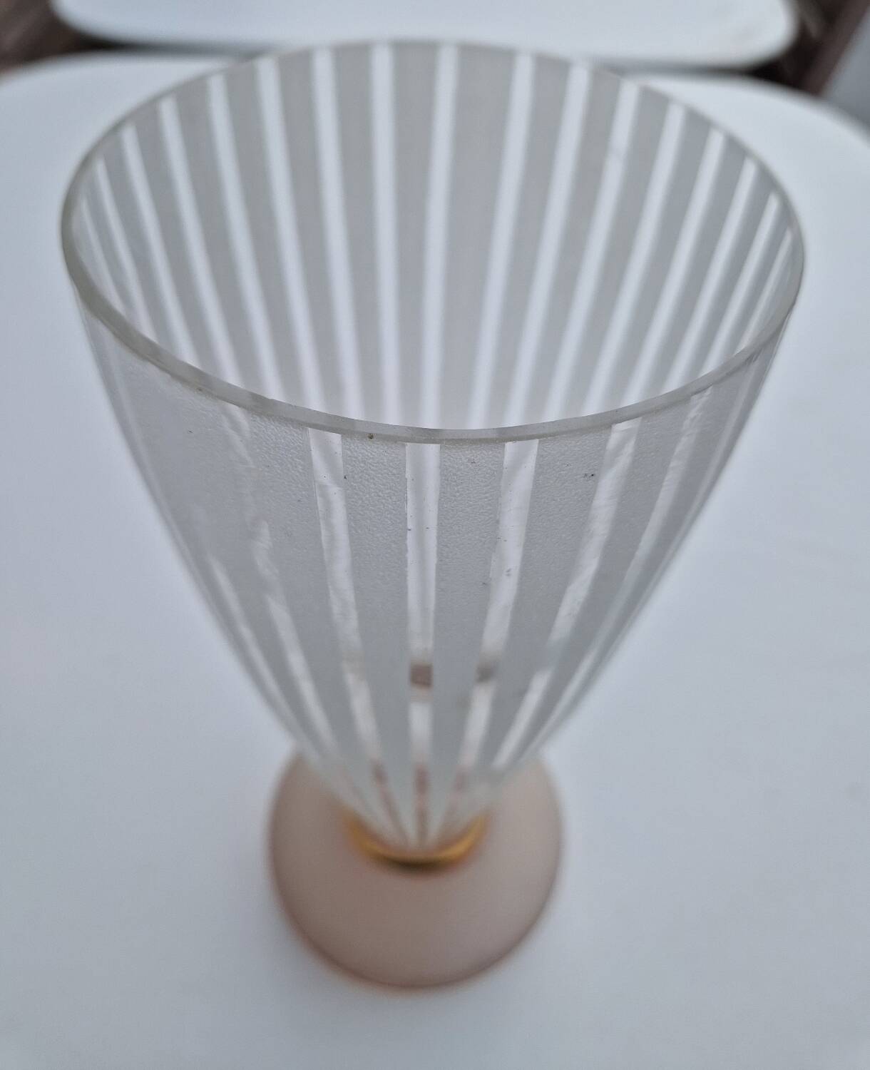 Vase verre dépoli vintage 1960 à liseré doré