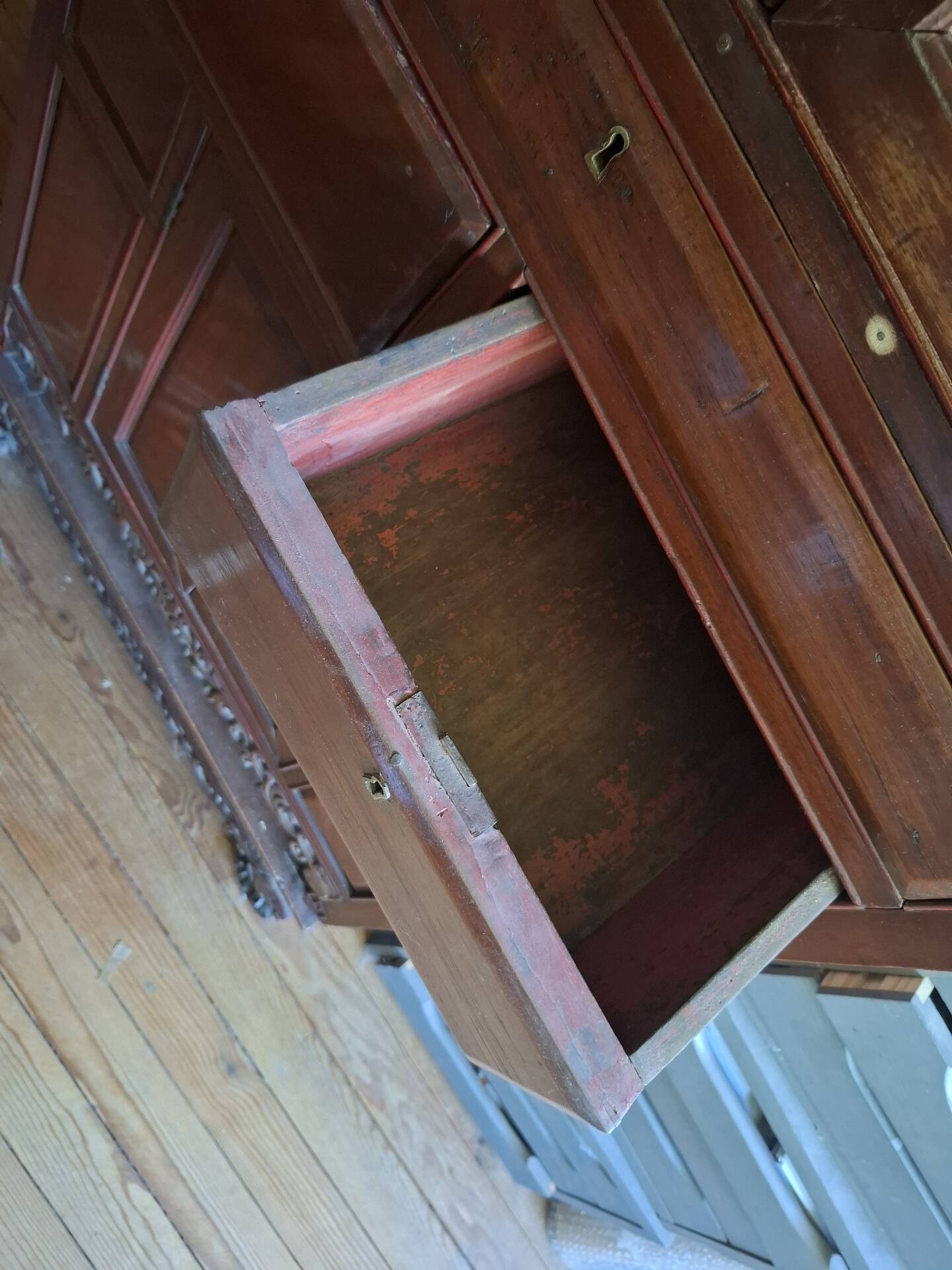 Chinese display cabinet