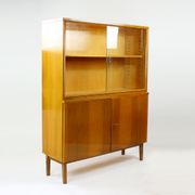 Bibliothèque du milieu du siècle en noyer par Jitona, Tchécoslovaquie