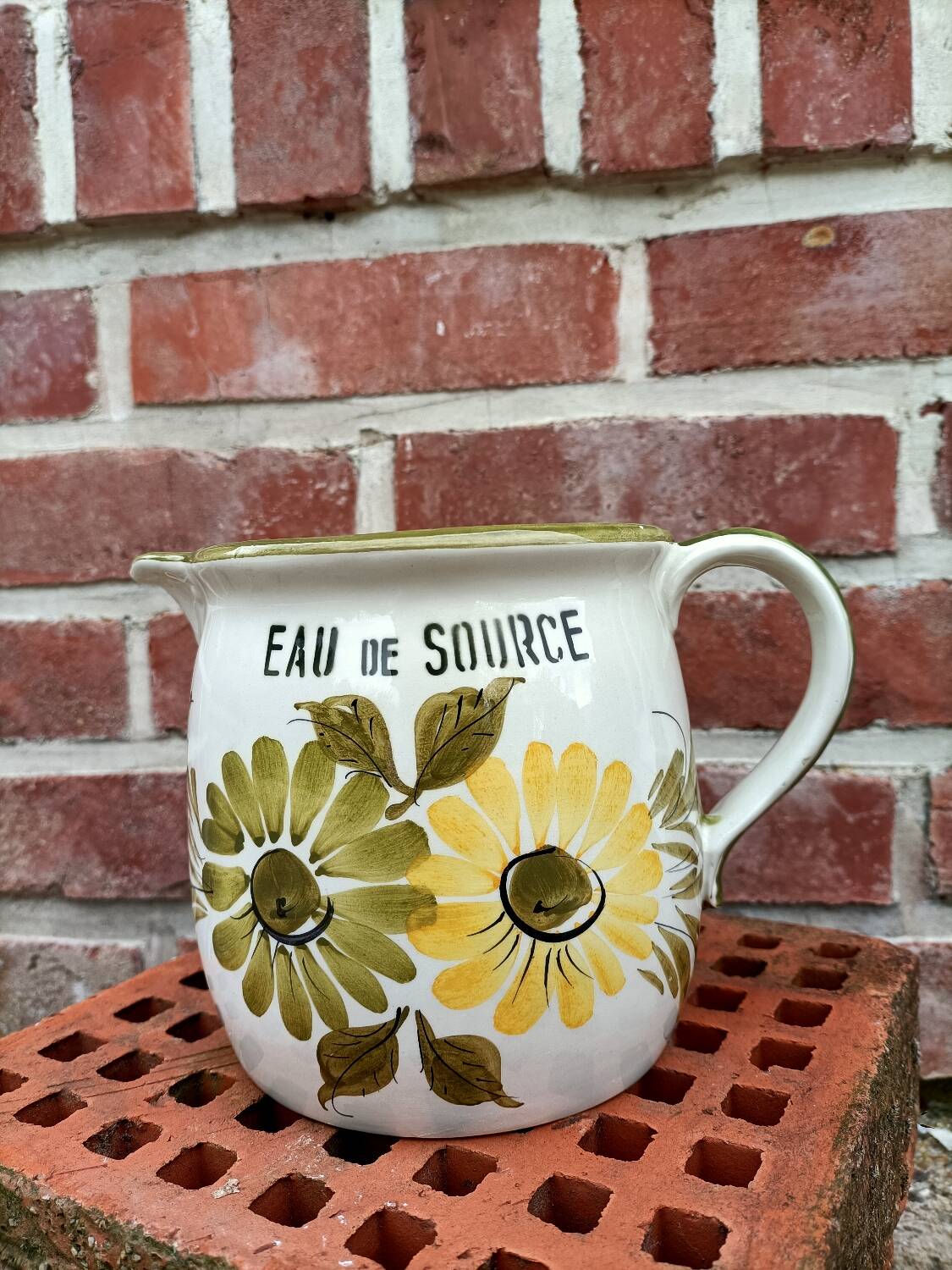 Vintage ceramic flower pitcher - Spring Water -