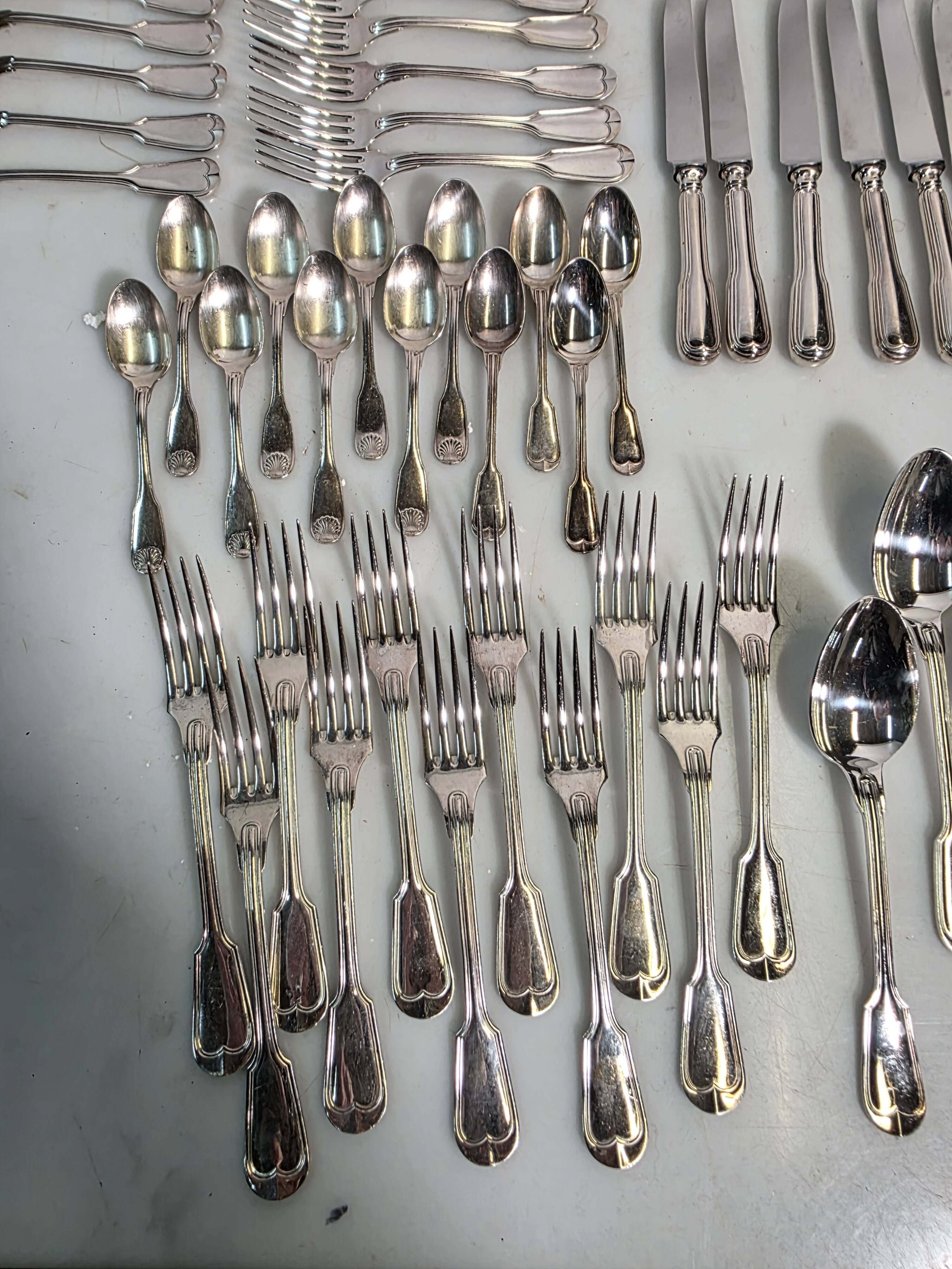 Boulenger silver-plated cutlery set, 86 pieces, hallmark 100.