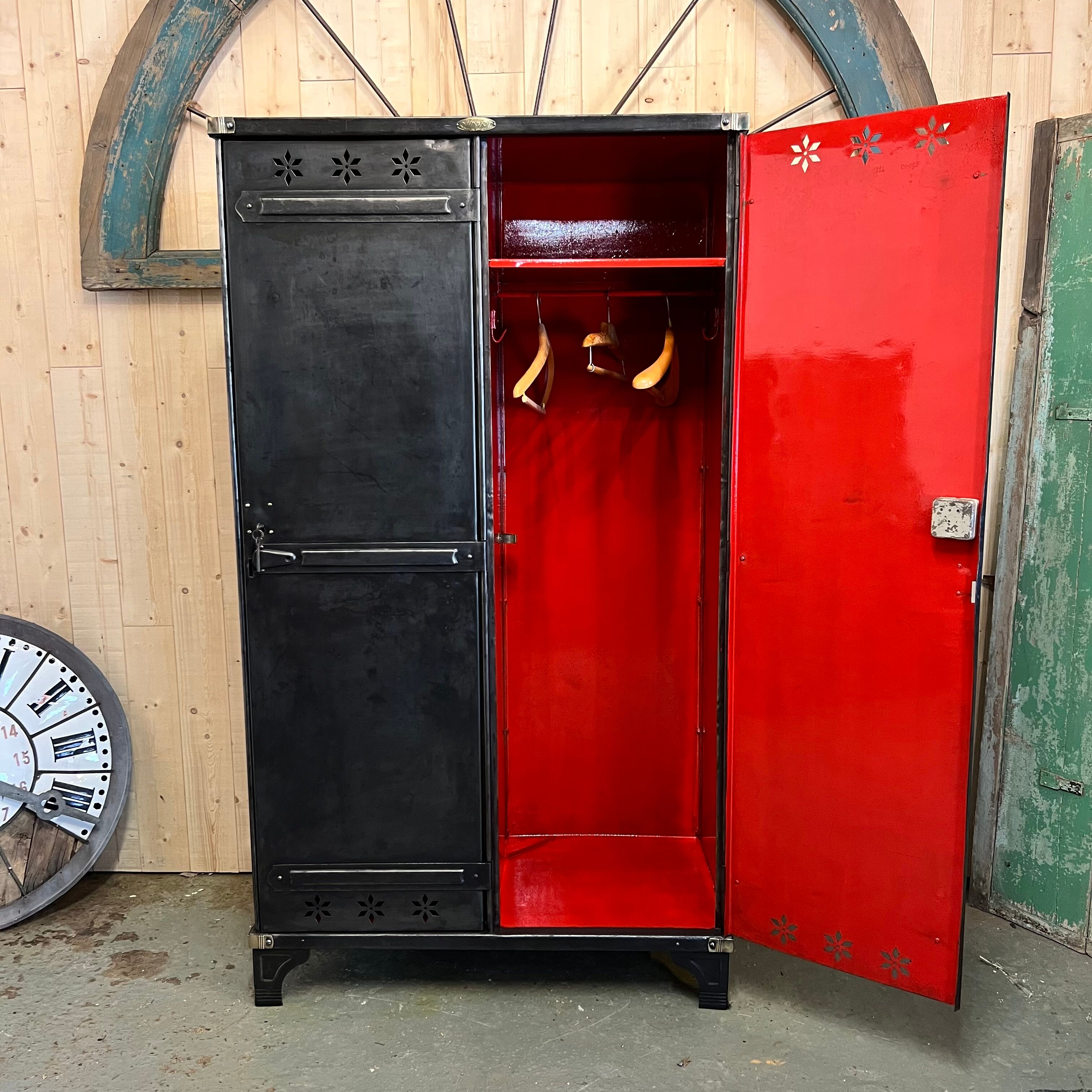 Wardrobe Strafor 1930