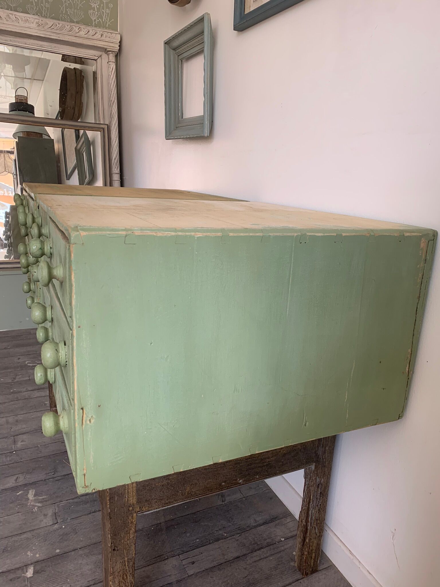 Petit meuble de métier