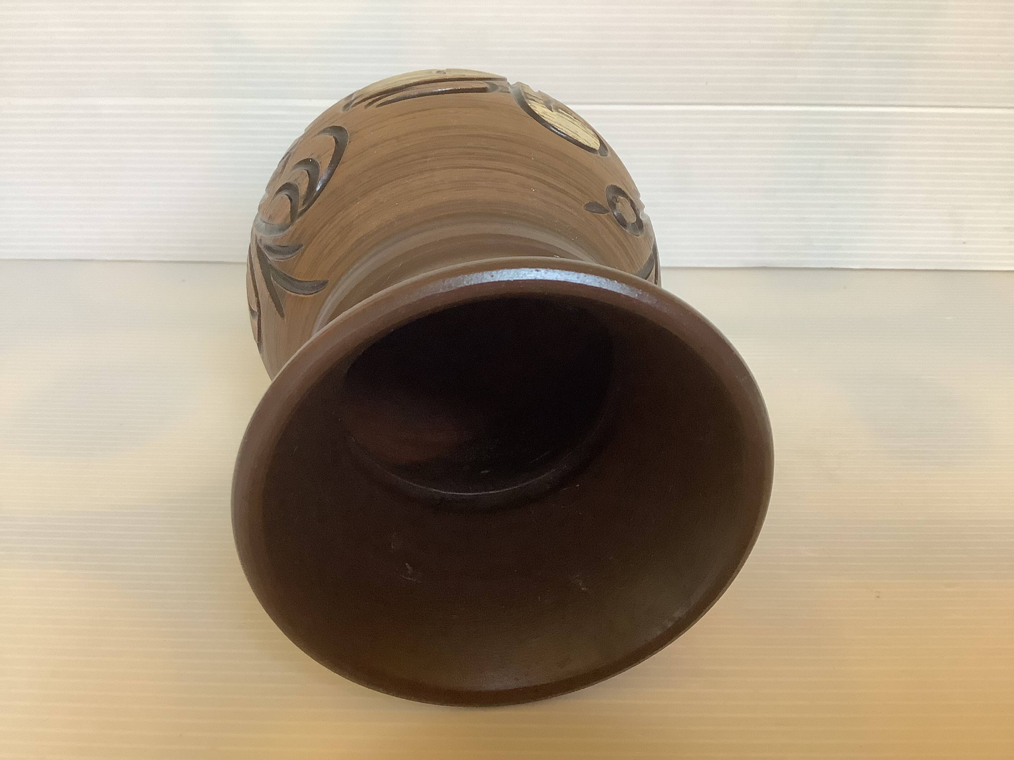 Zoomorphic vase with a swan