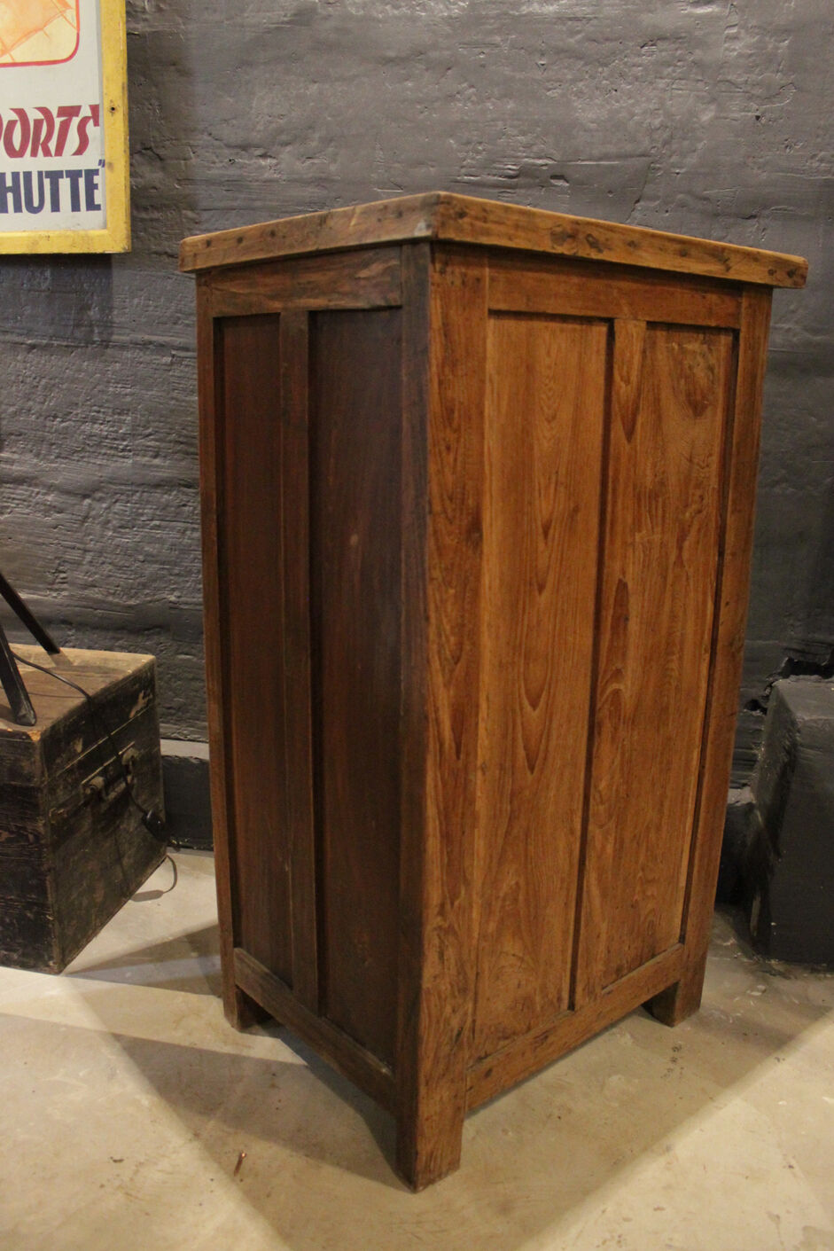 Furniture business maid