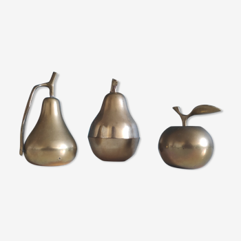 2 pears and 1 brass apple