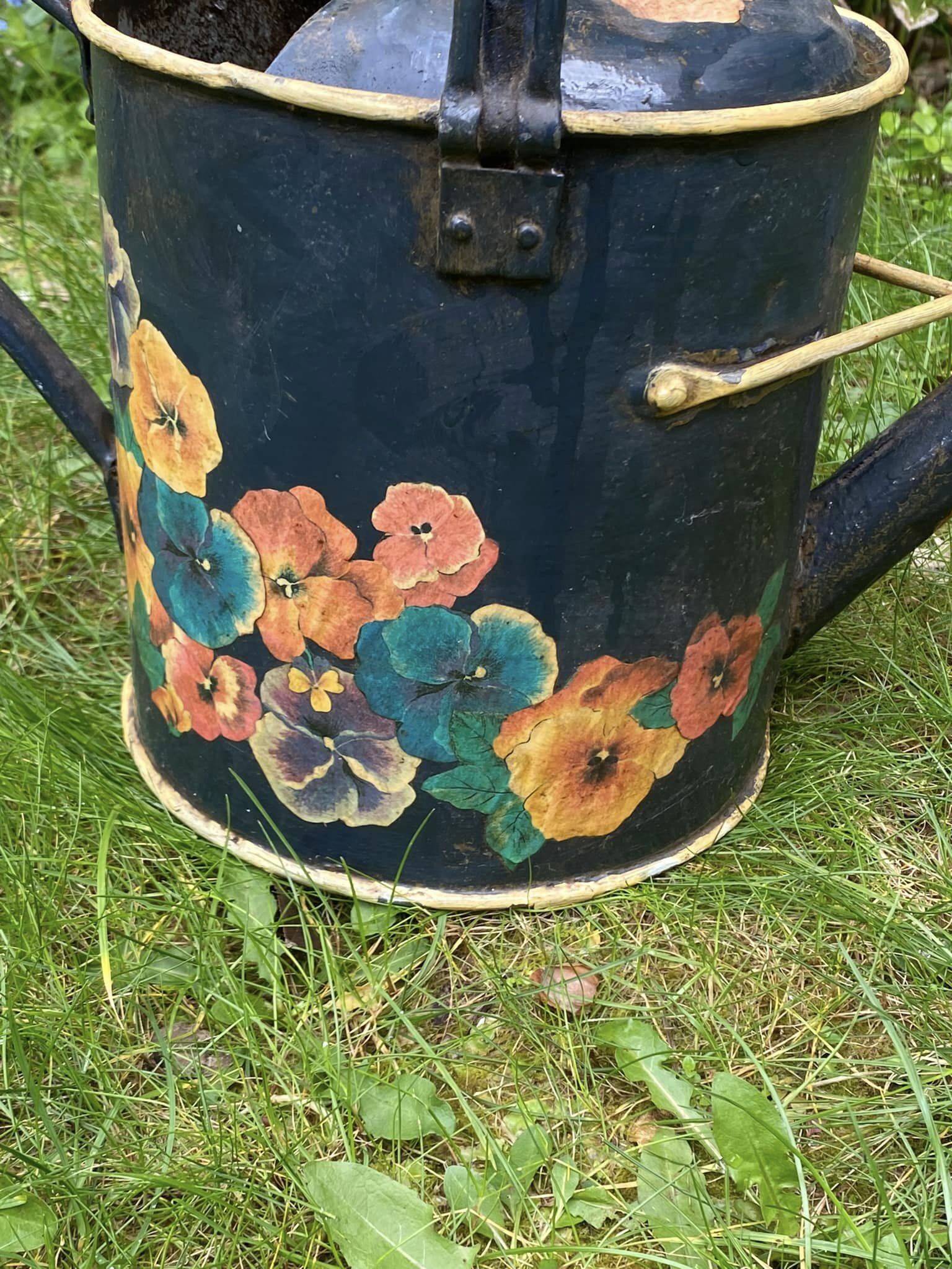 Very decorative metal watering can with “Pensées” decorations