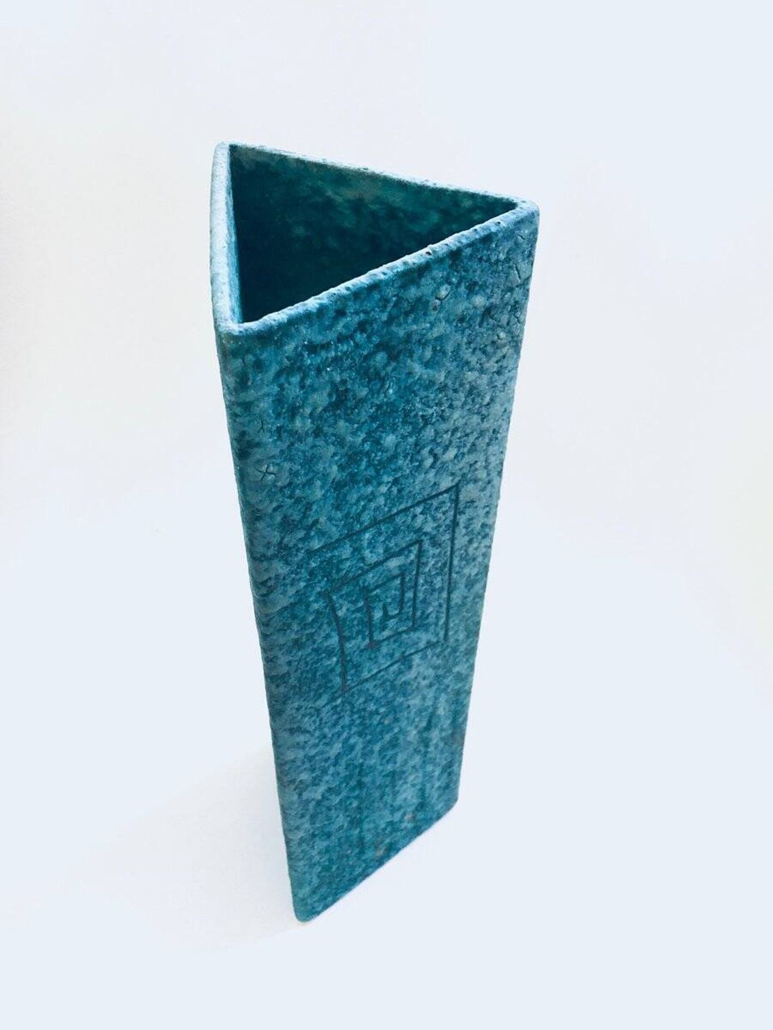 Art Ceramics Sgraffito Triangular Vase by Alvino Bagni for Raymor, 1960s