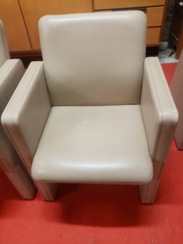 SUPERBE PAIRE DE FAUTEUILS EN CUIR POLTRONA FRAU MODELE THF COULEUR CREME