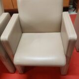 SUPERB PAIR OF POLTRONA FRAU LEATHER ARMCHAIRS MODEL THF CREAM COLOR