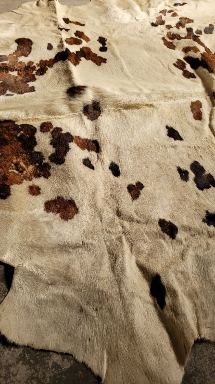 Vintage cowhide carpet 1970 2m30x1m90