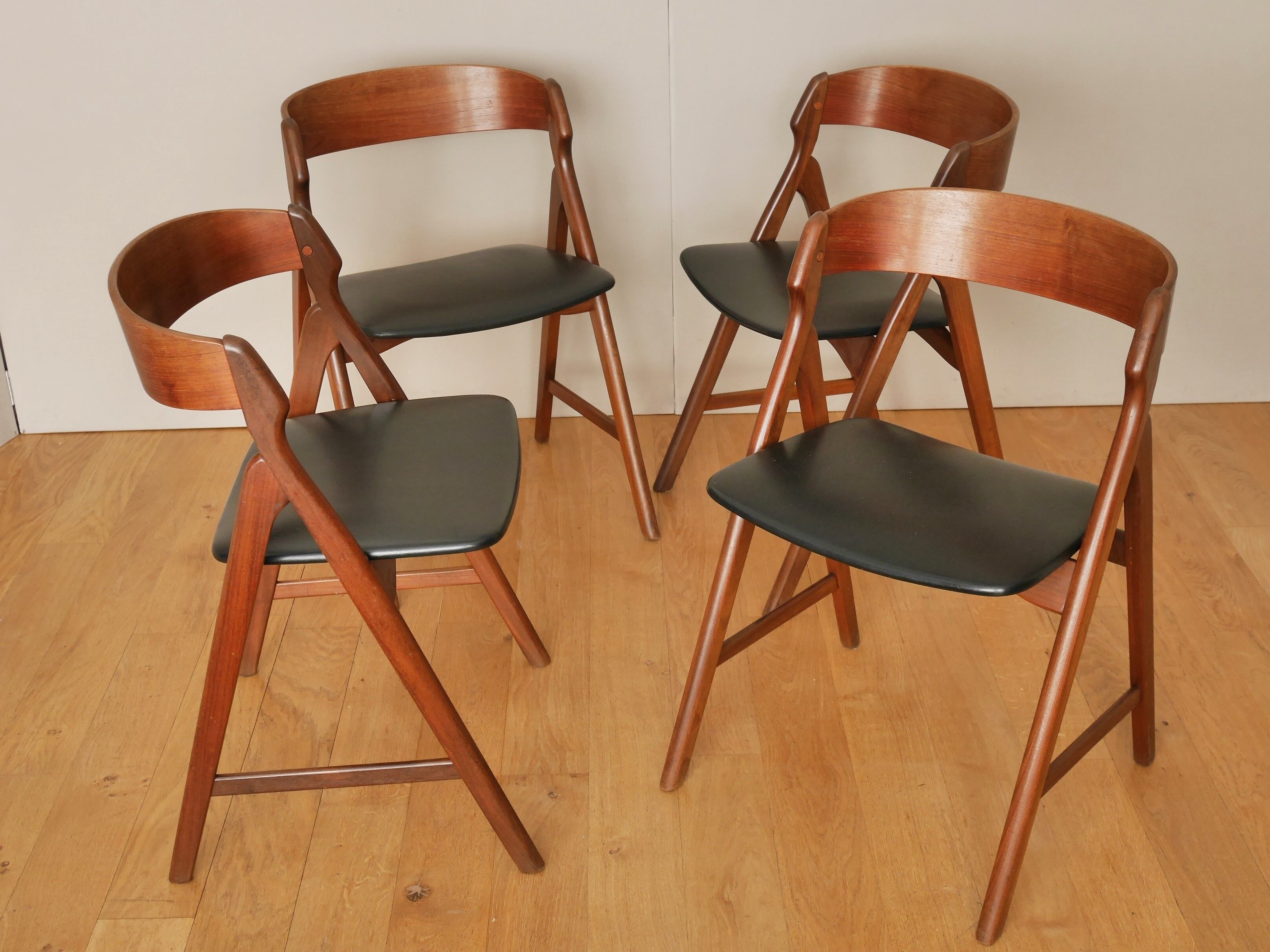 4 chairs Scandinavian Kristiansen teak 60s