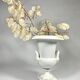 Vase de style Médicis en porcelaine de Paris blanche de la fin 19ème siècle
