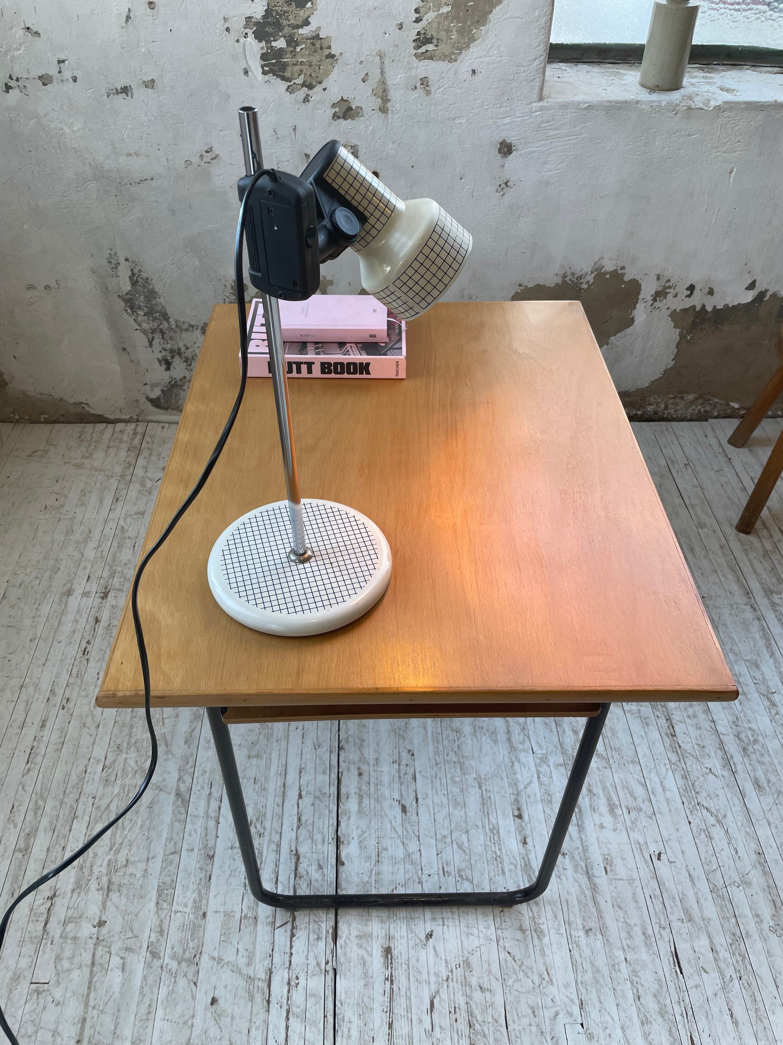 Articulated desk lamp 80s