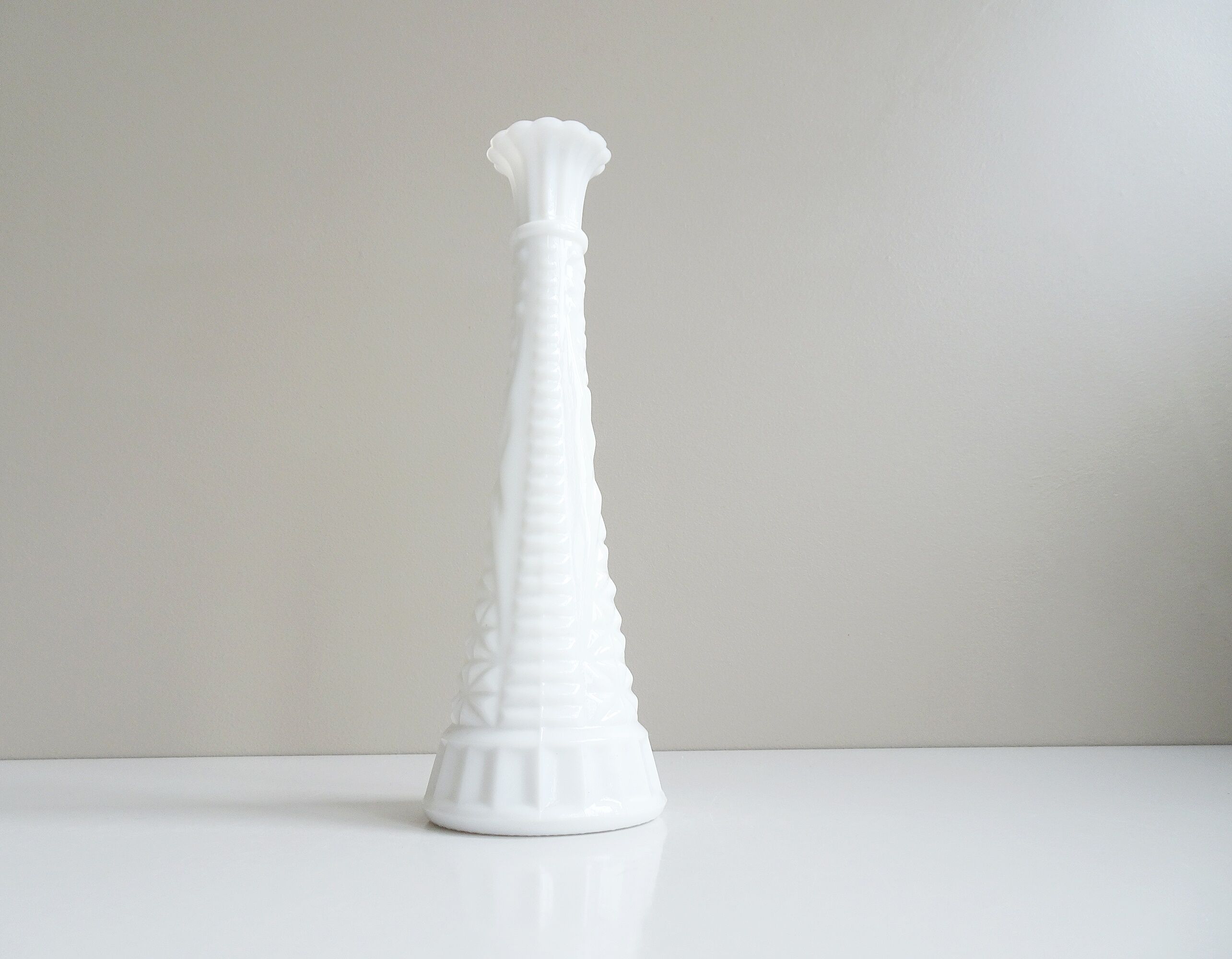 Soliflore en verre opalin