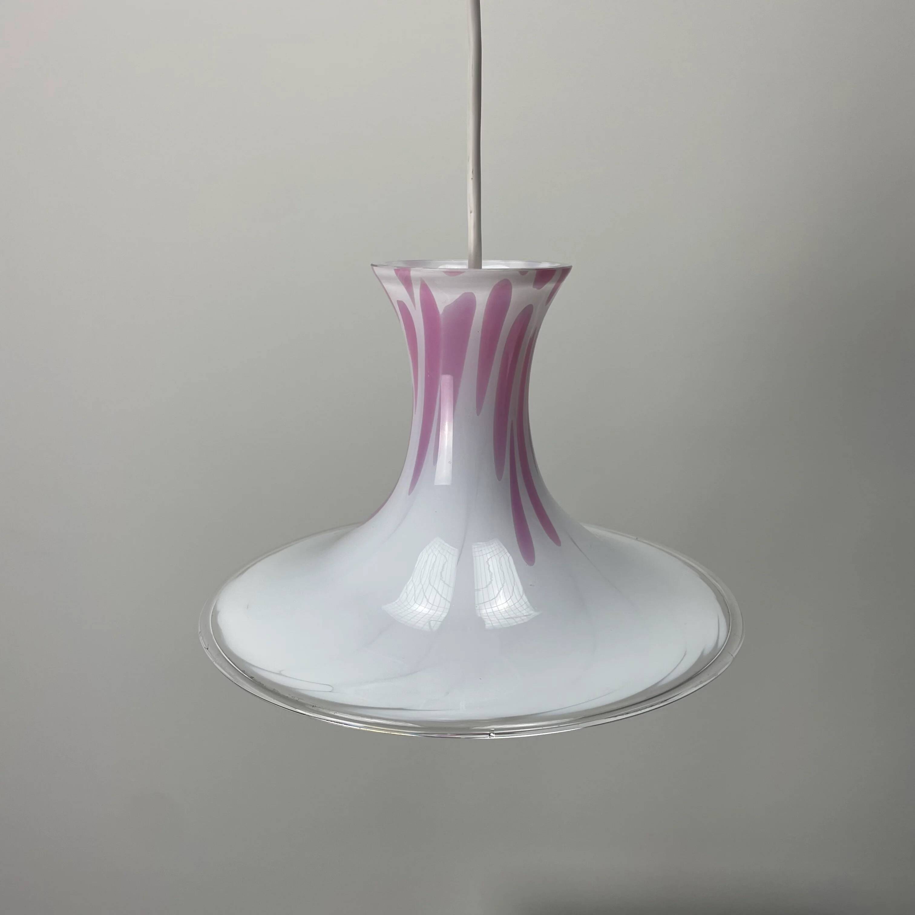Suspension Mandarin blanche et rose par Michael Bang pour Holmegaard 1980