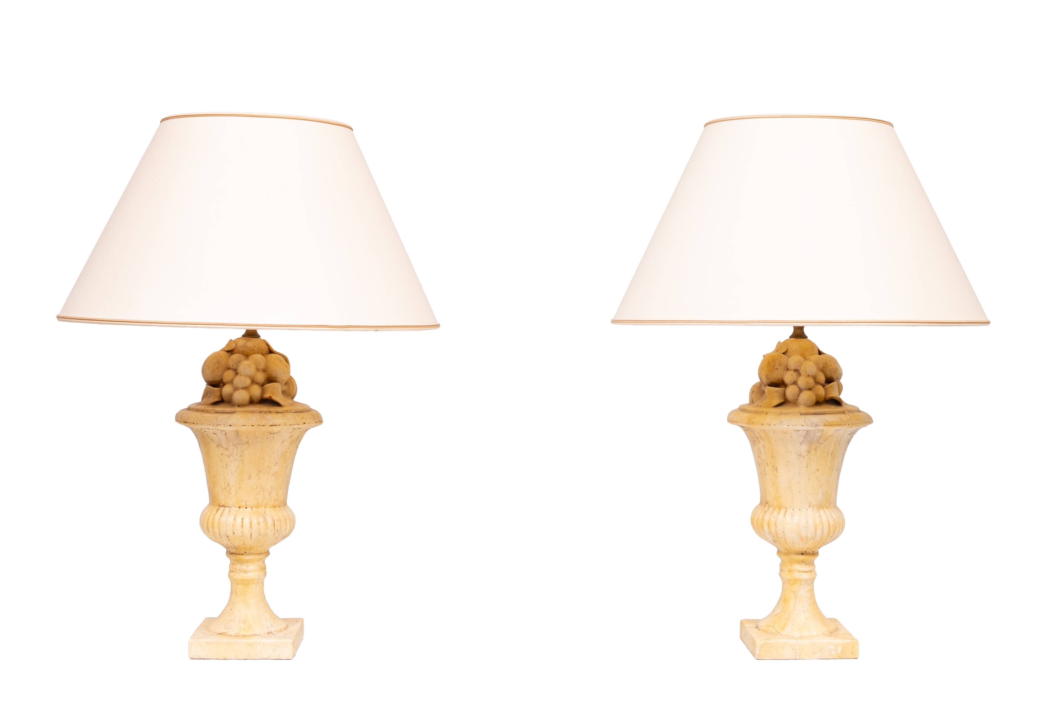 Lampes de table en céramique avec des motifs de fruits, urnes classiques grecques, années 1970, Italie.
