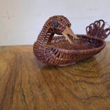Duck-shaped basket