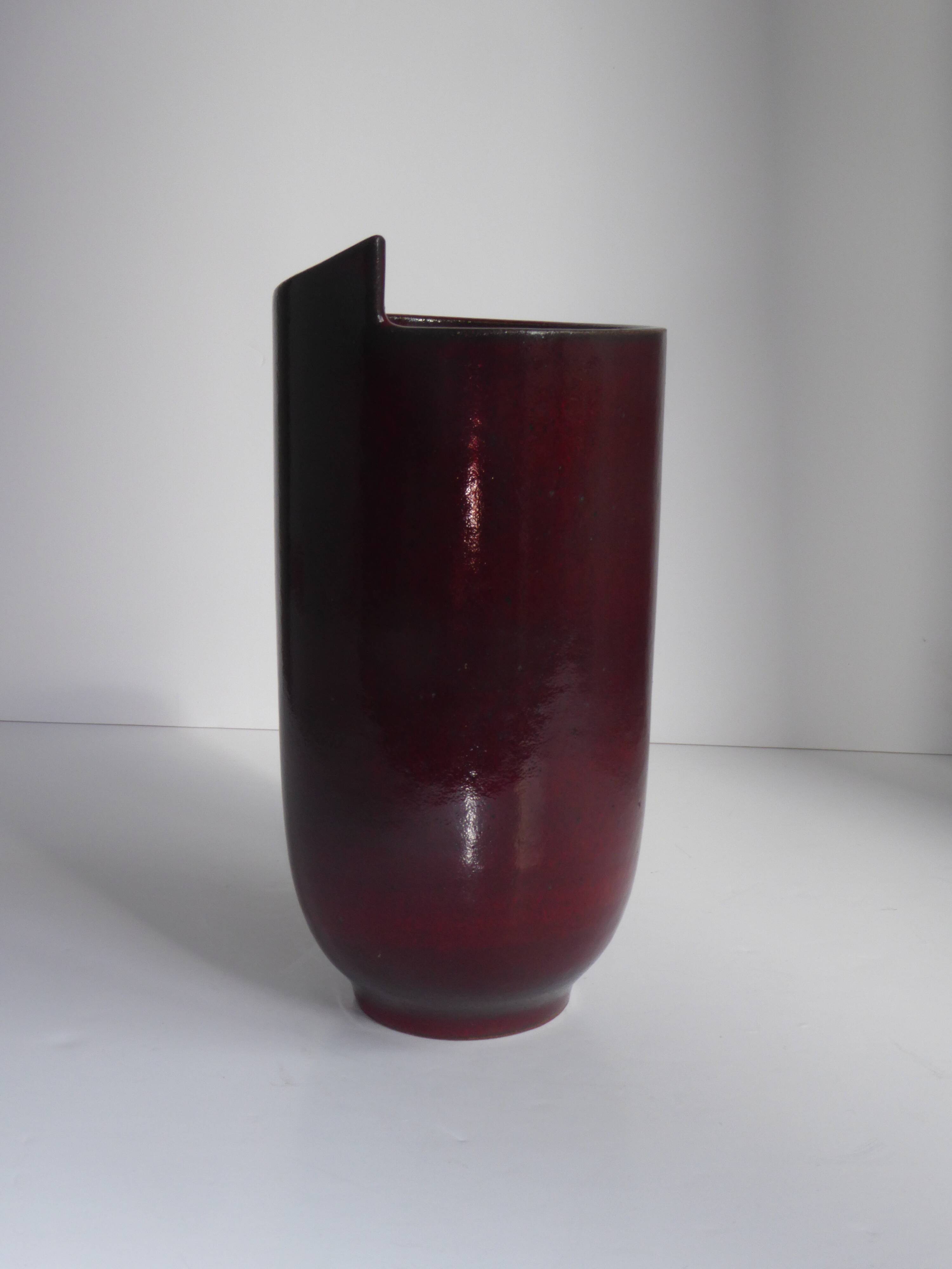 1950 vase in sandstone with cut neck