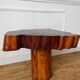 Table basse brutaliste en bois massif
