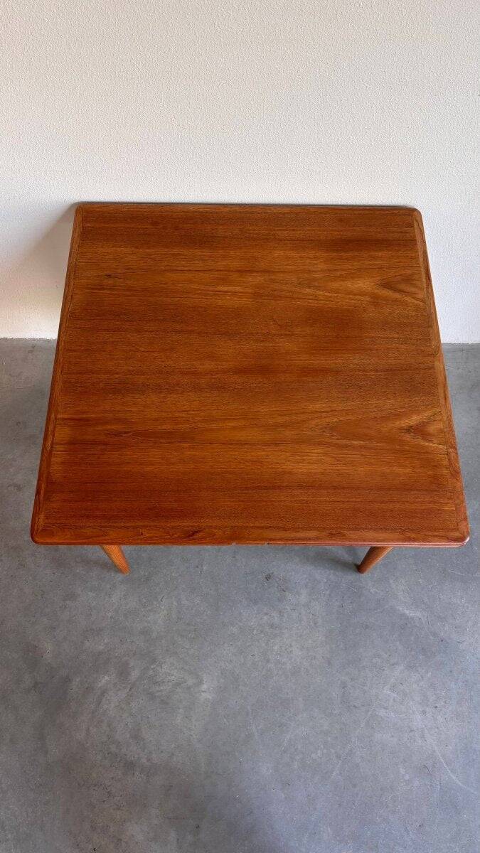 Danish vintage diningtable teak