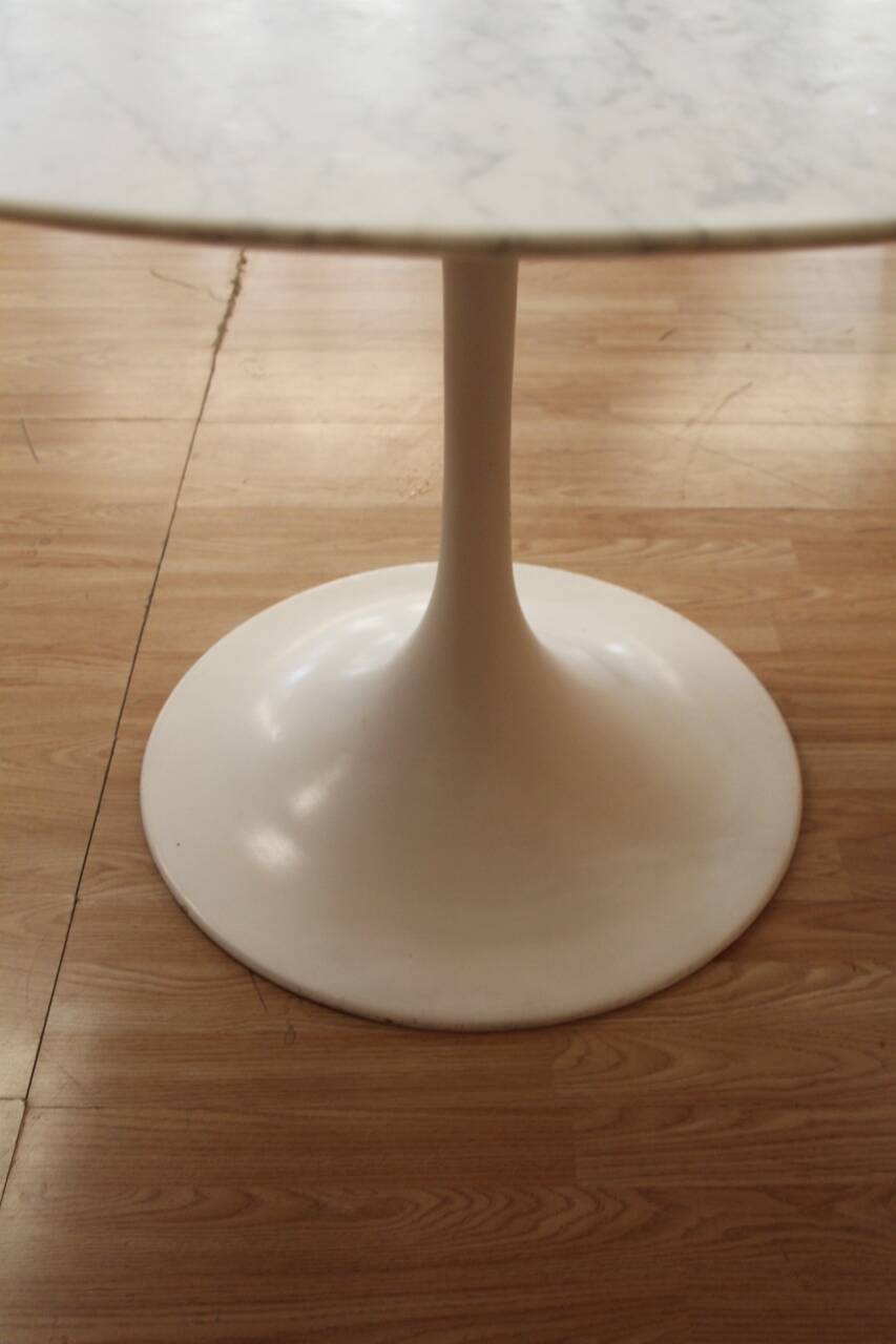 Round table Tulip in Calacatta marble by Eero Saarinen - Ø 107 cm - Knoll