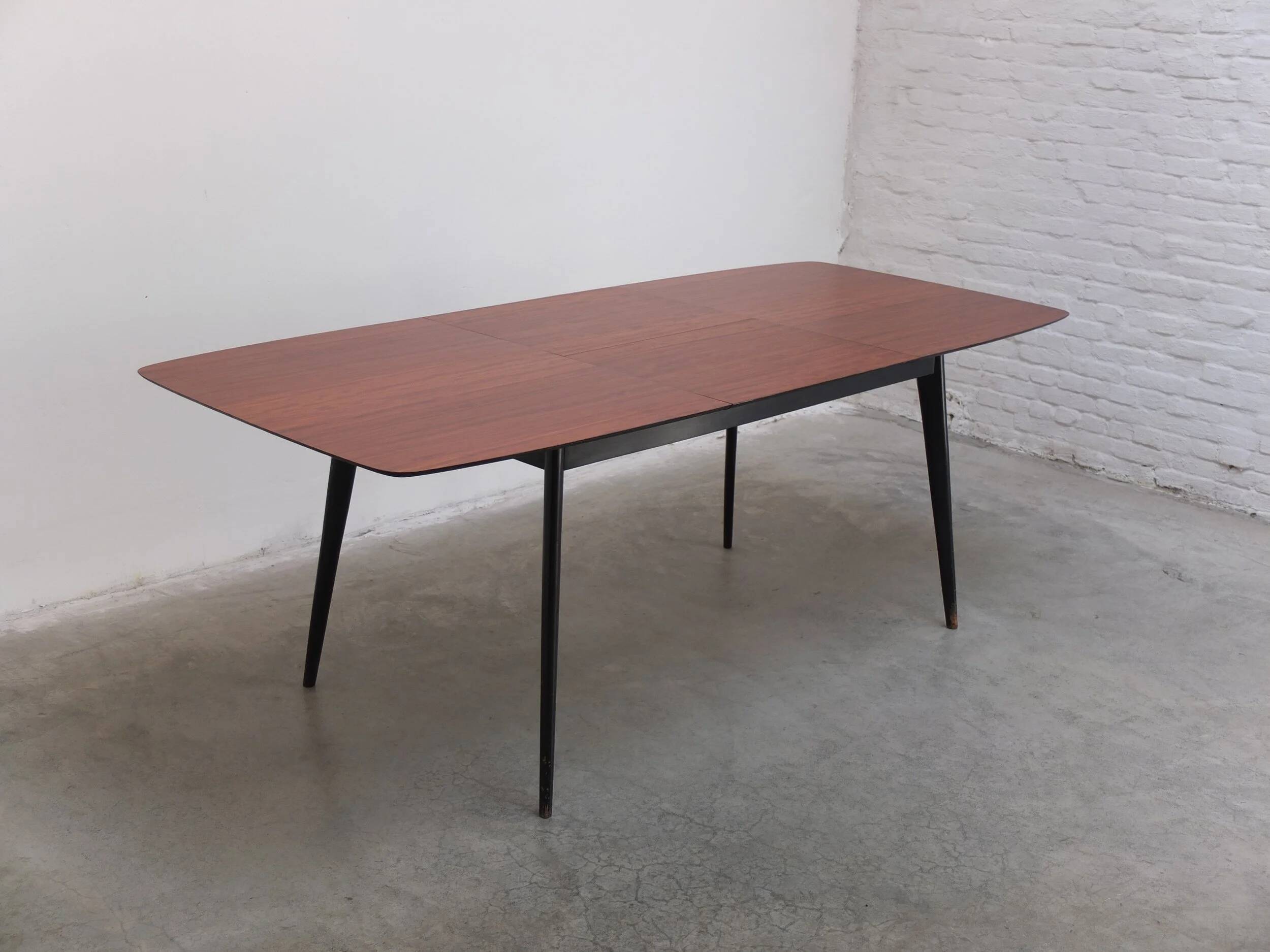 Table à manger extensible par Alfred Hendrickx pour Belform, années 1950.