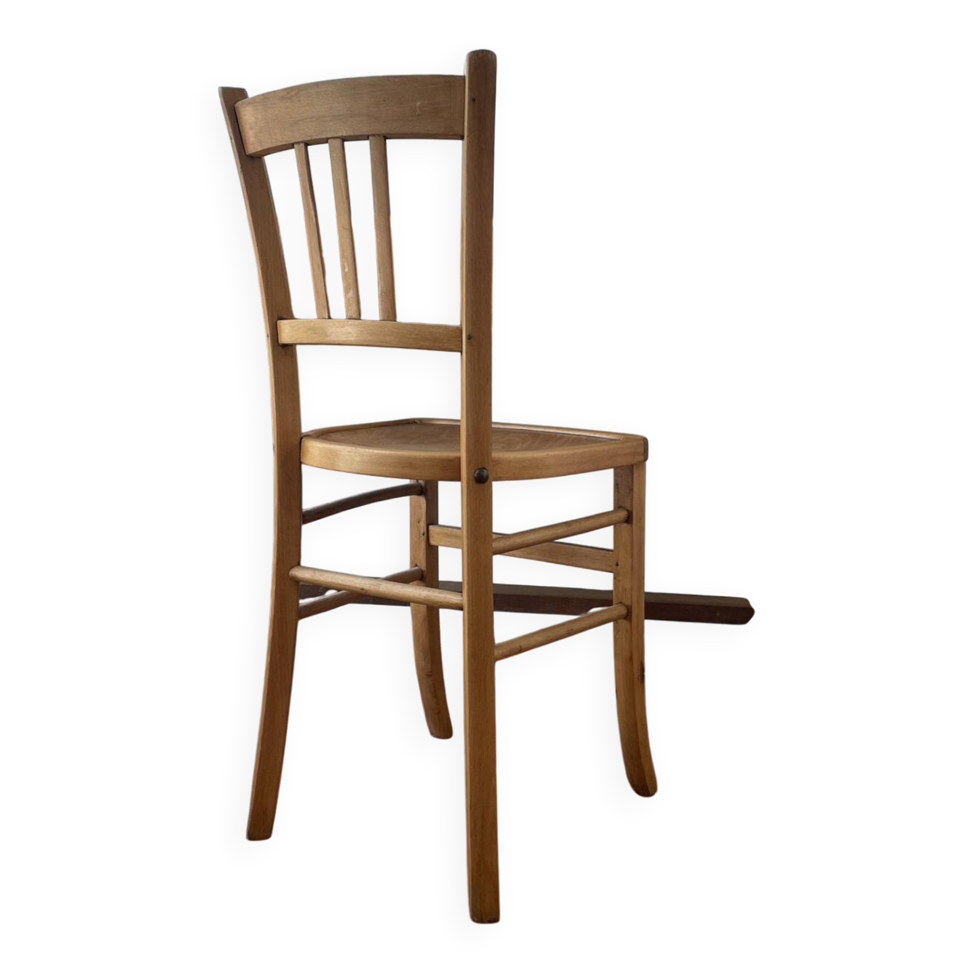 Paire de chaises vintage en bois – lignes sobres et belle patine