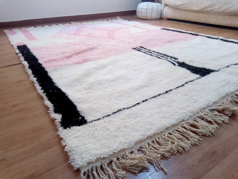 Handwoven Moroccan rug pink - colourful pattern - wool - 305 x 205 cm