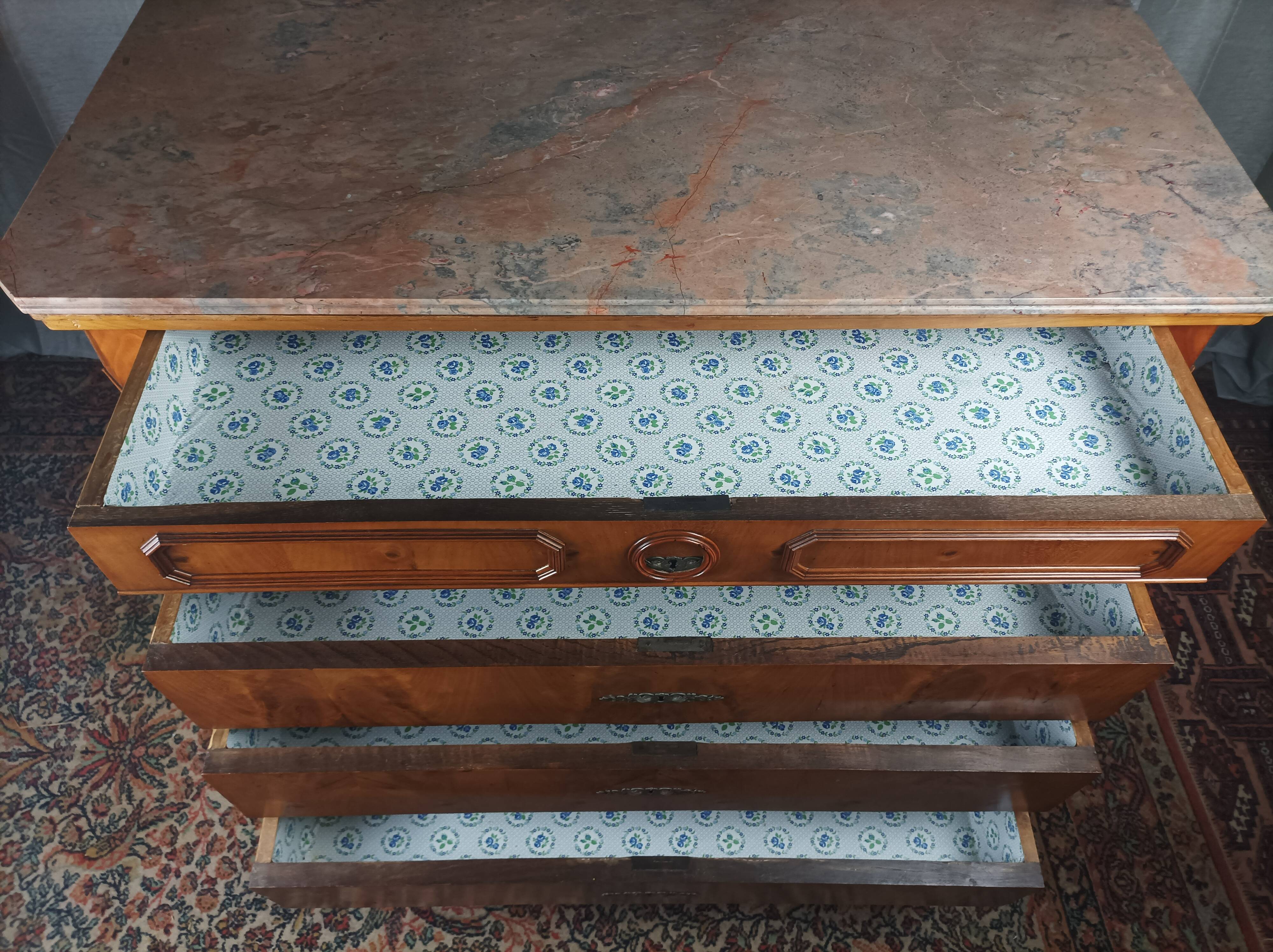 Louis Philippe chest of drawers in cherry wood