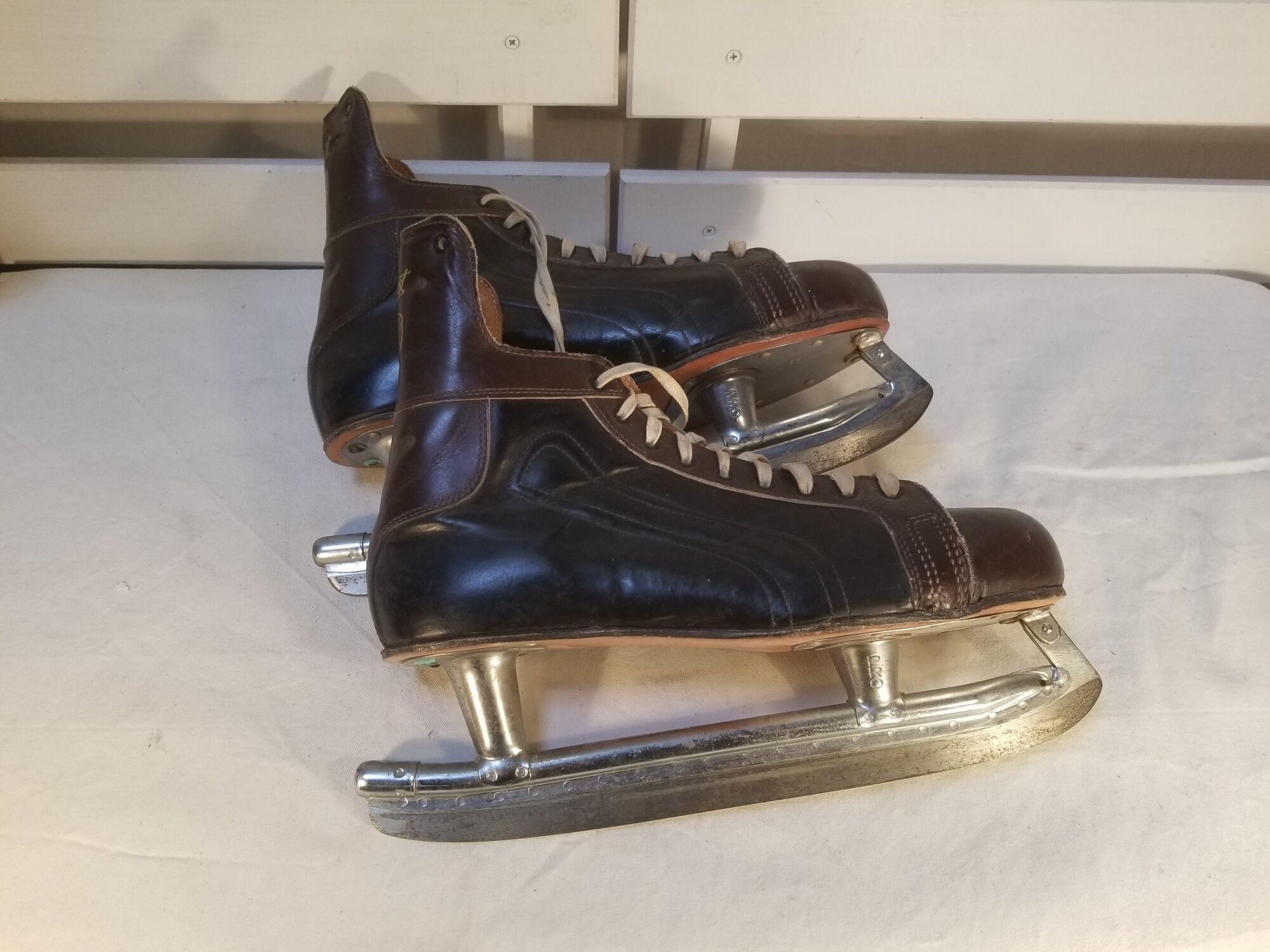 Former NHL Hockey Skates - Daoust Pro Model Canada - Vintage Sports Deco