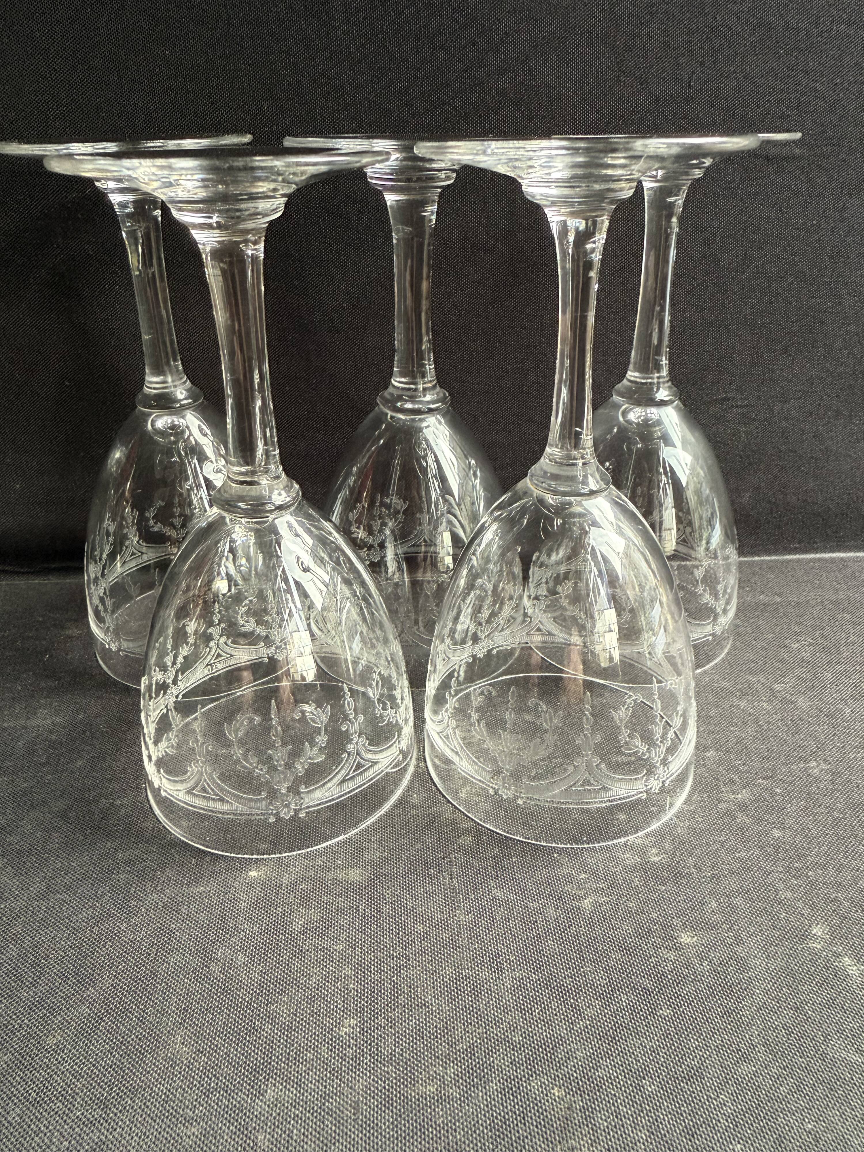 5 Saint Louis Manon wine glasses