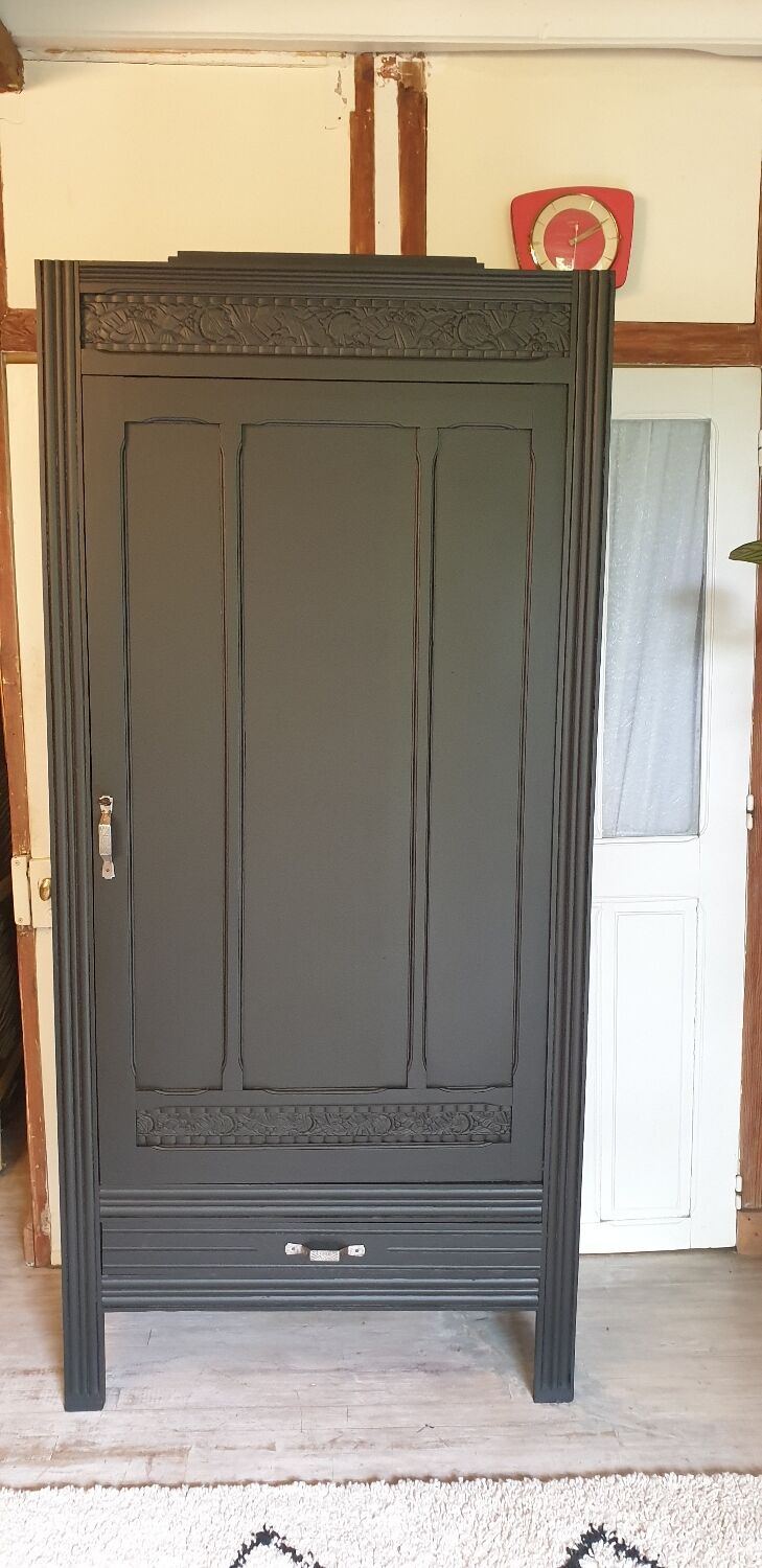 Armoire parisienne