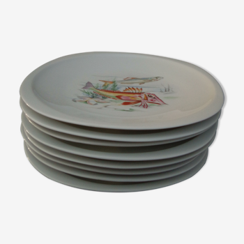 8 assiettes à poisson en porcelaine de Sologne  23 X 23 cm