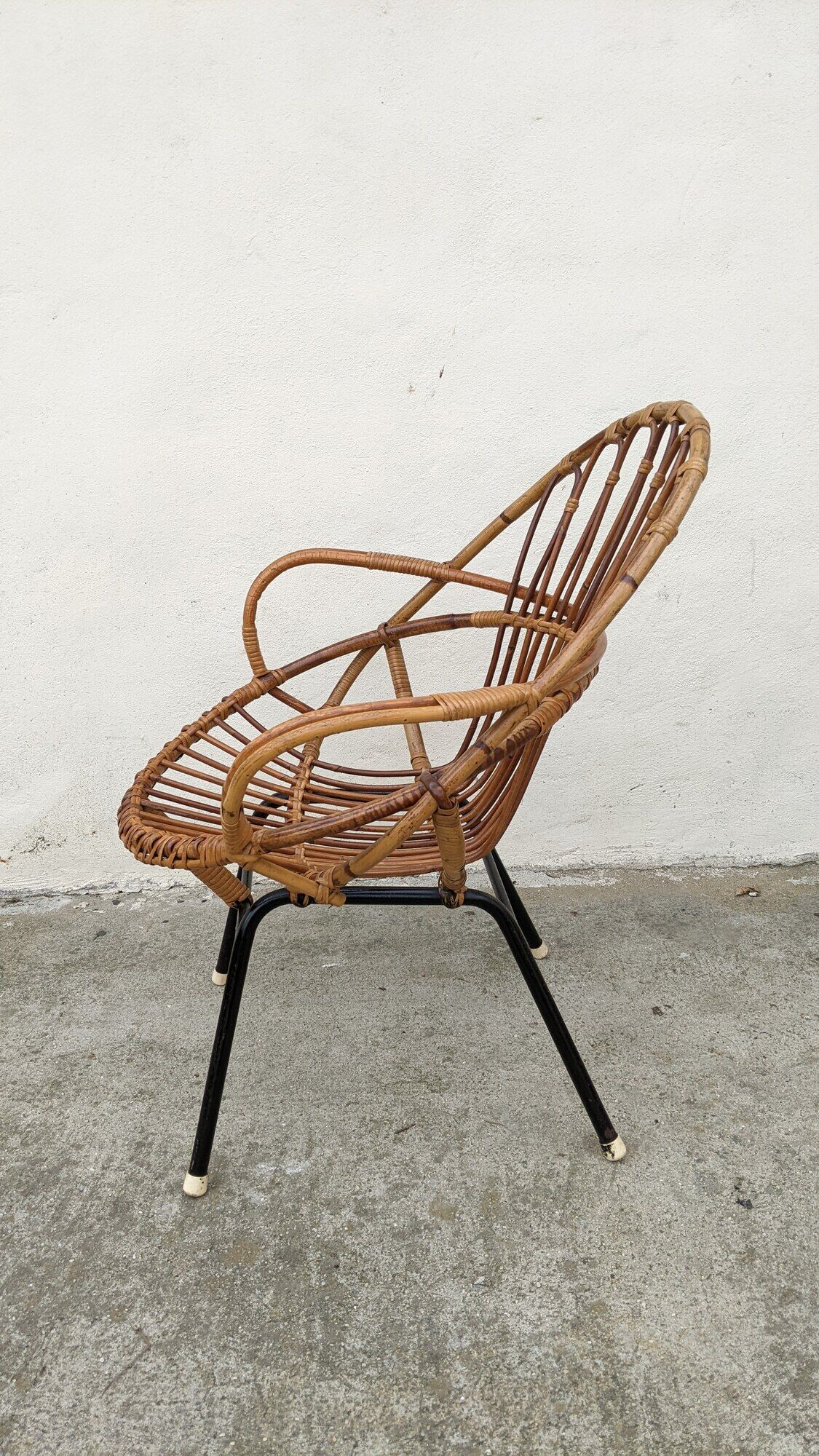 Fauteuil en rotin pietement métal modèle adulte